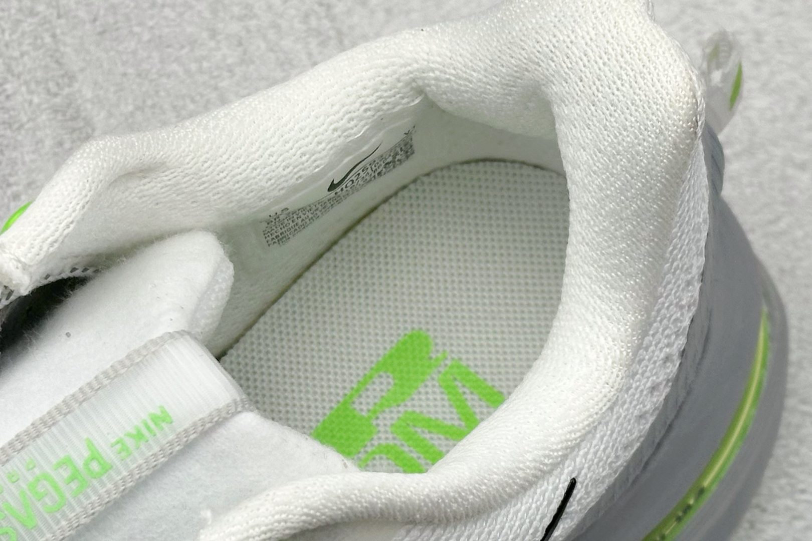 I8 Nike Pegasus Premium 舒适百搭减震防滑耐磨透气 低帮气垫跑鞋 HQ2593-009