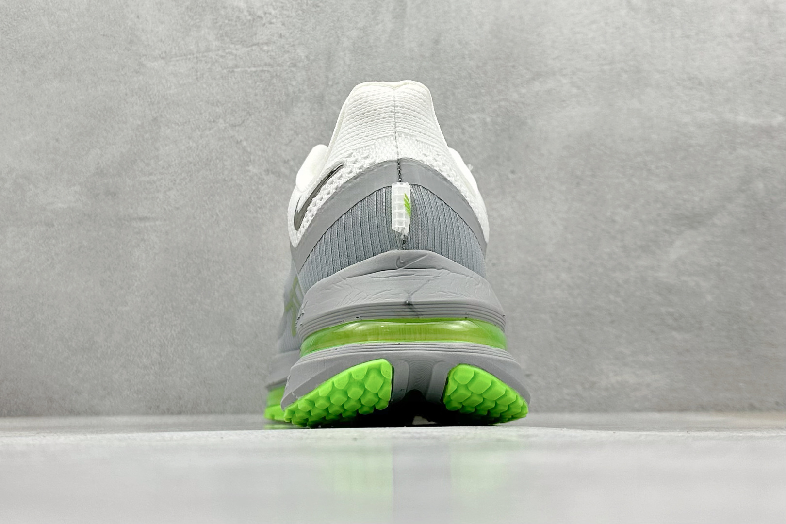 I8 Nike Pegasus Premium 舒适百搭减震防滑耐磨透气 低帮气垫跑鞋 HQ2593-009
