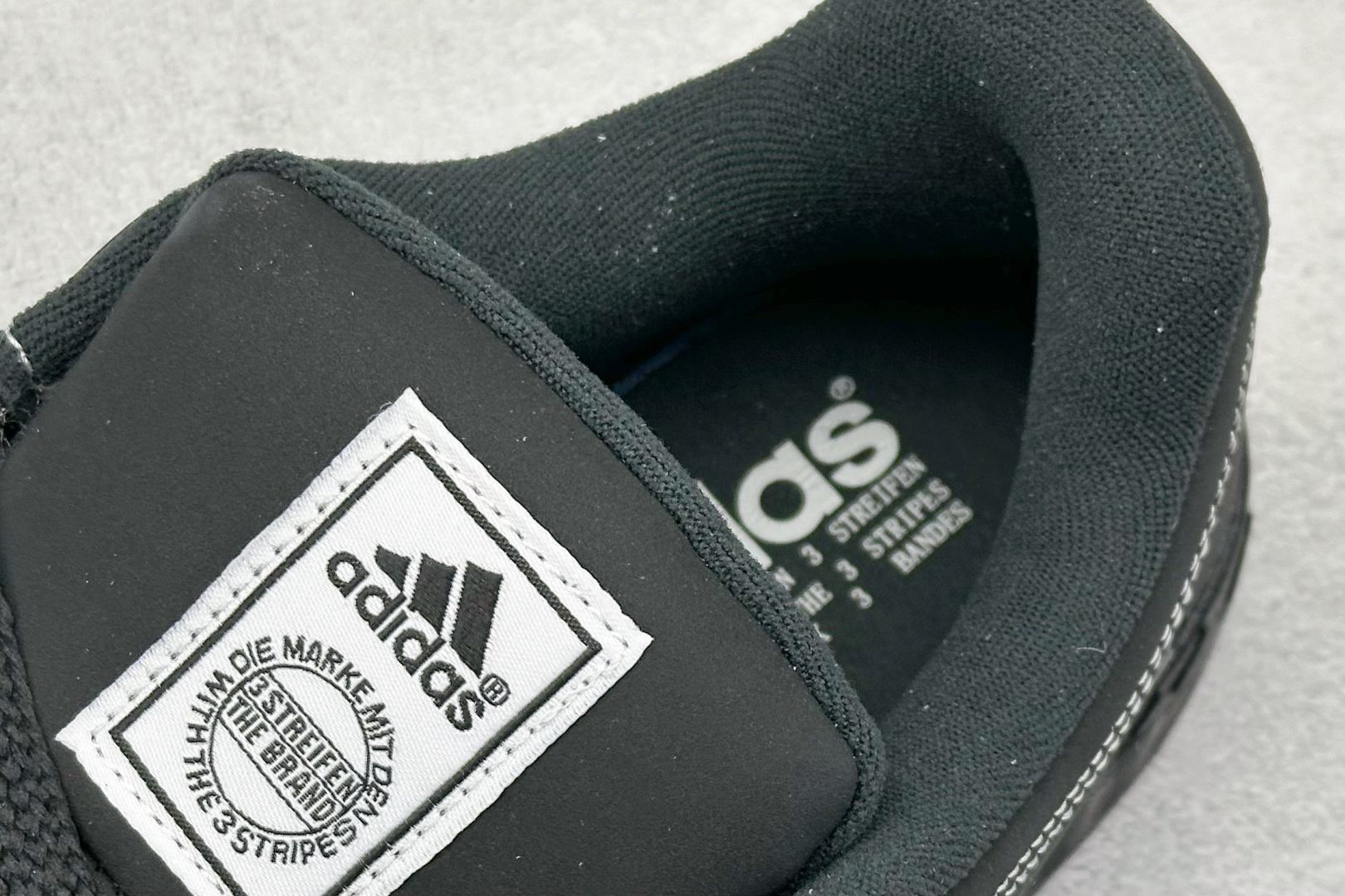 TG版 Adidas Adimatic Low 马蒂奇系列低帮 复古鲨鱼面包鞋运动休闲滑板板鞋 ID3938
