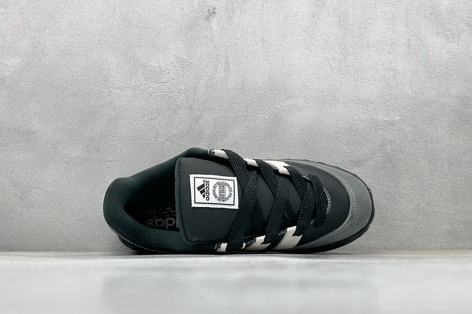 TG版 Adidas Adimatic Low 马蒂奇系列低帮 复古鲨鱼面包鞋运动休闲滑板板鞋 ID3938
