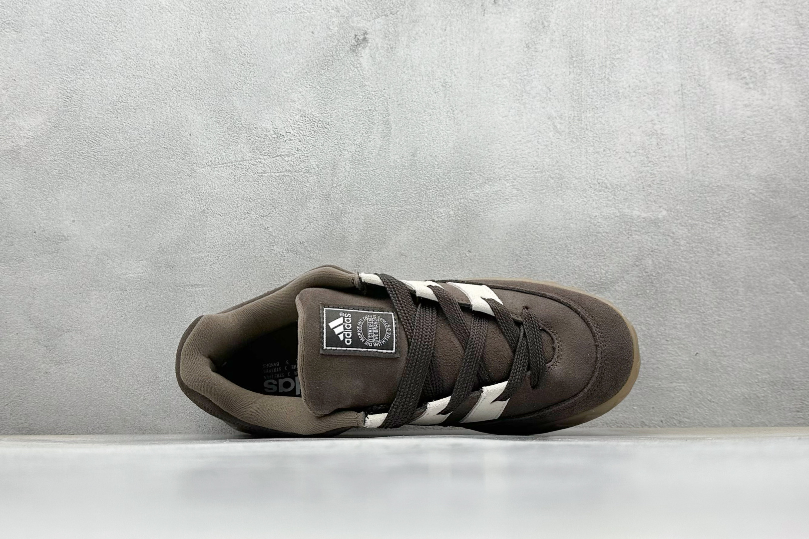 TG版 Adidas Adimatic Low 马蒂奇系列低帮 复古鲨鱼面包鞋运动休闲滑板板鞋 ID3947