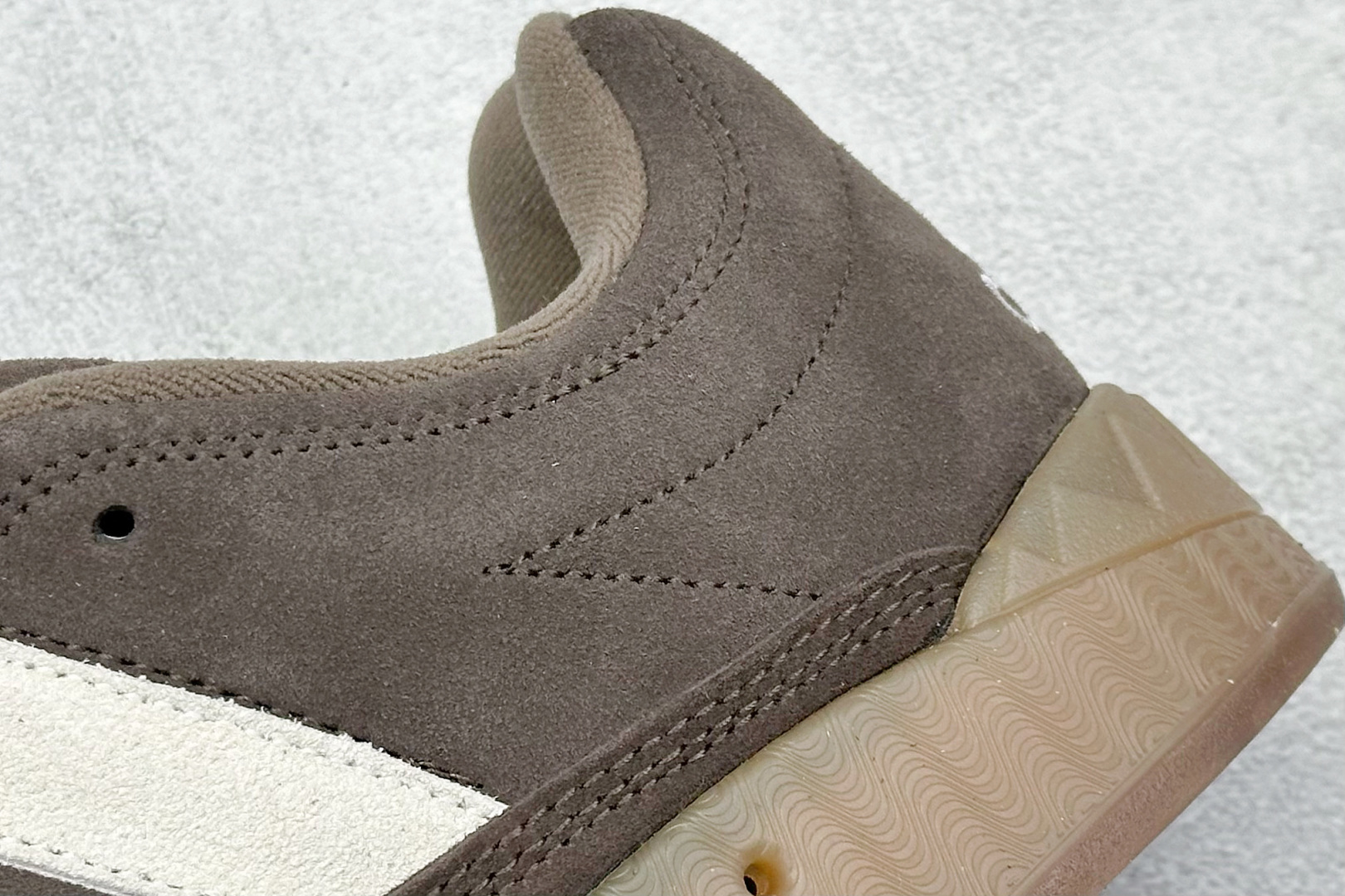 TG版 Adidas Adimatic Low 马蒂奇系列低帮 复古鲨鱼面包鞋运动休闲滑板板鞋 ID3947
