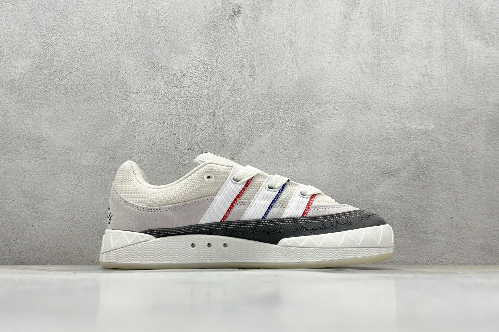 TG版 Adidas Adimatic Low 马蒂奇系列低帮 复古鲨鱼面包鞋运动休闲滑板板鞋 IH3265