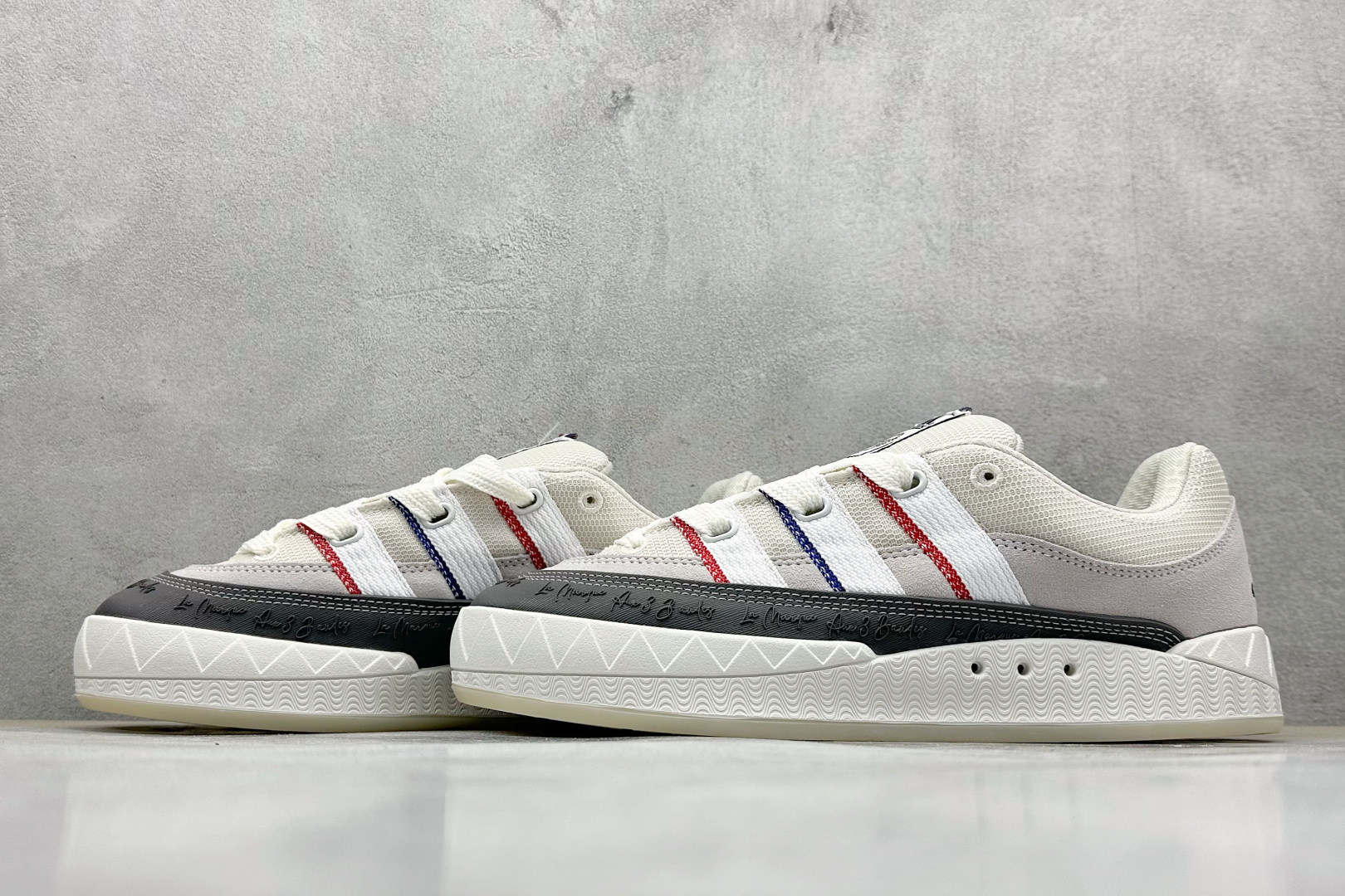 TG版 Adidas Adimatic Low 马蒂奇系列低帮 复古鲨鱼面包鞋运动休闲滑板板鞋 IH3265
