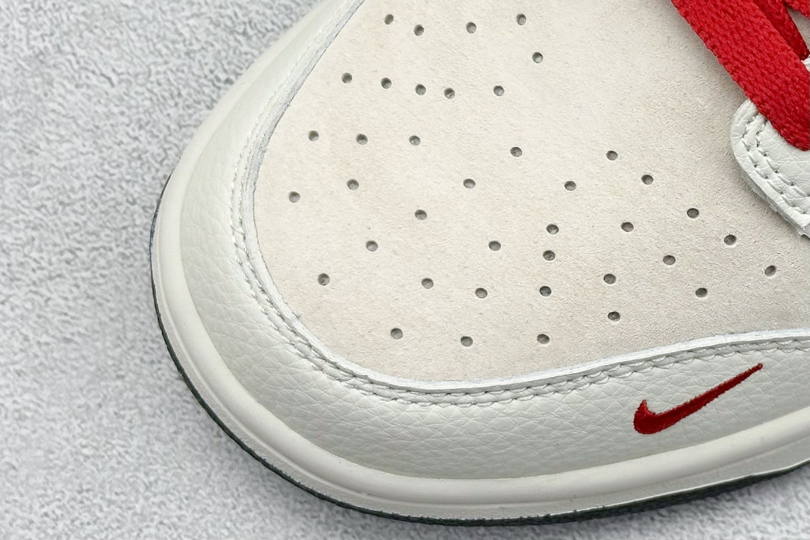 Nk SB Dunk Low 川久保玲联名 爱心米白 周年高端定制 低帮休闲板鞋 DJ2024-052