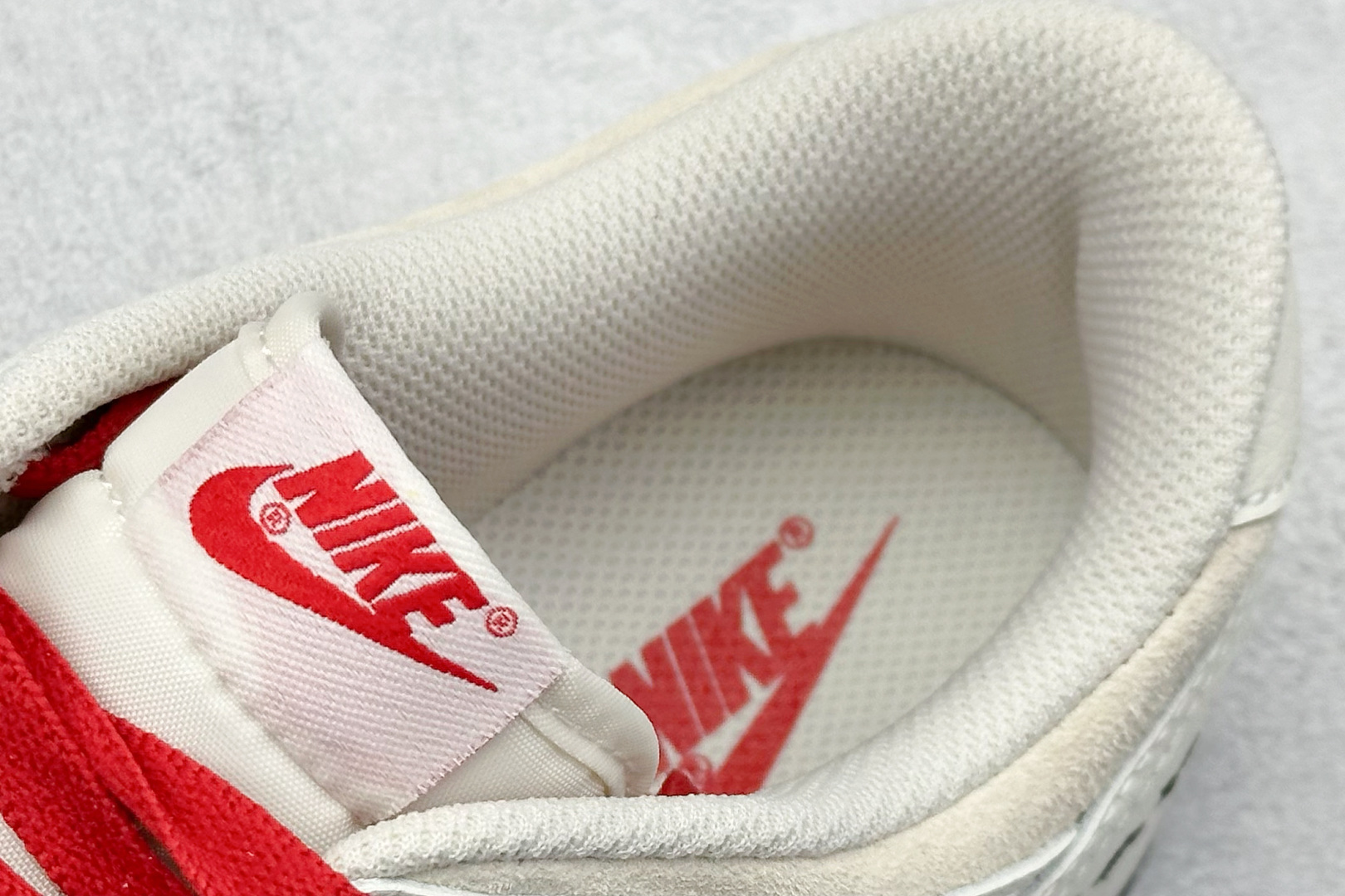 Nk SB Dunk Low 川久保玲联名 爱心米白 周年高端定制 低帮休闲板鞋 DJ2024-052