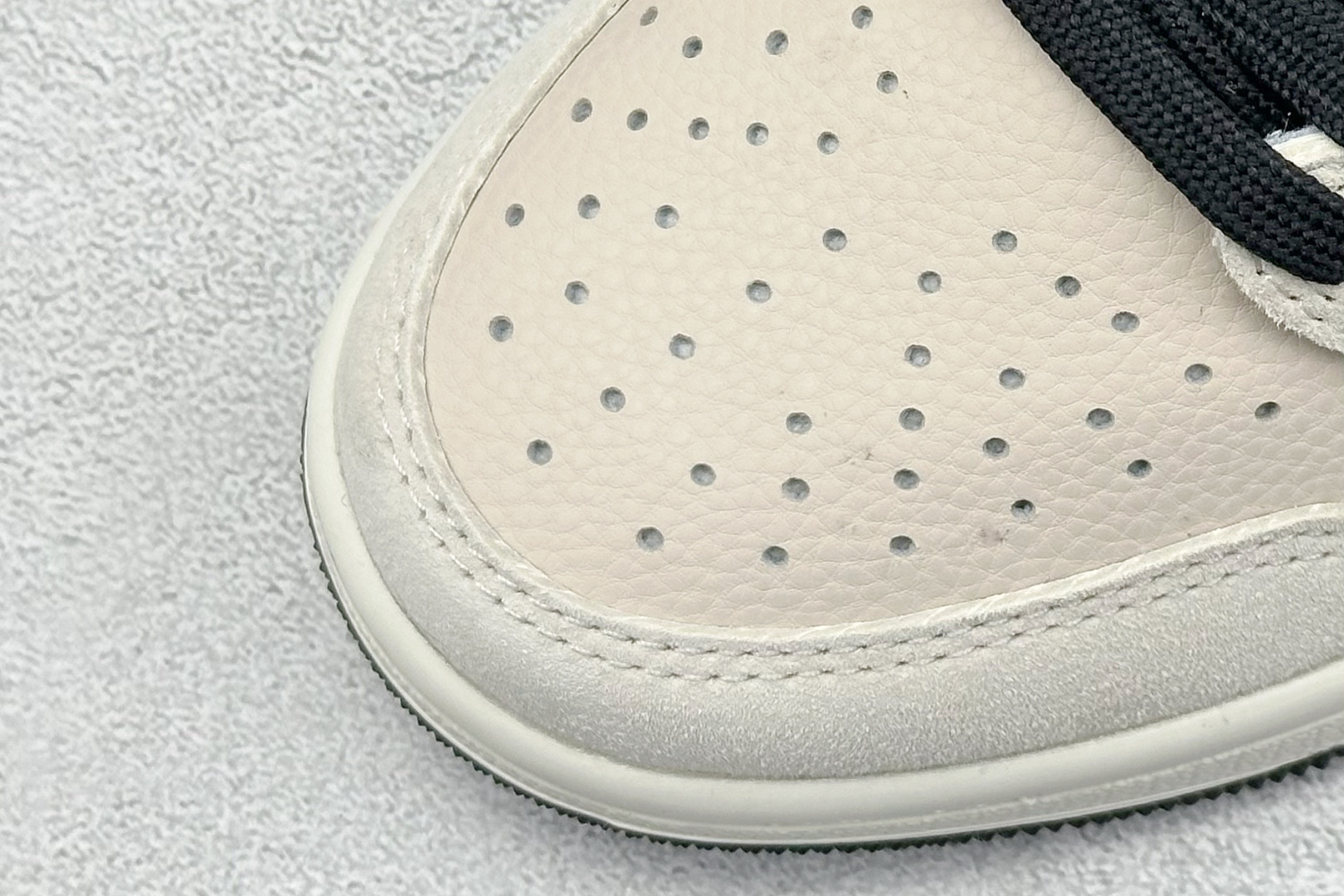 Travis Scott x Nike Air Jordan 1 Low x The North Face Air Jordan 1 Low 反转米黑翻毛倒钩 DM7866-102