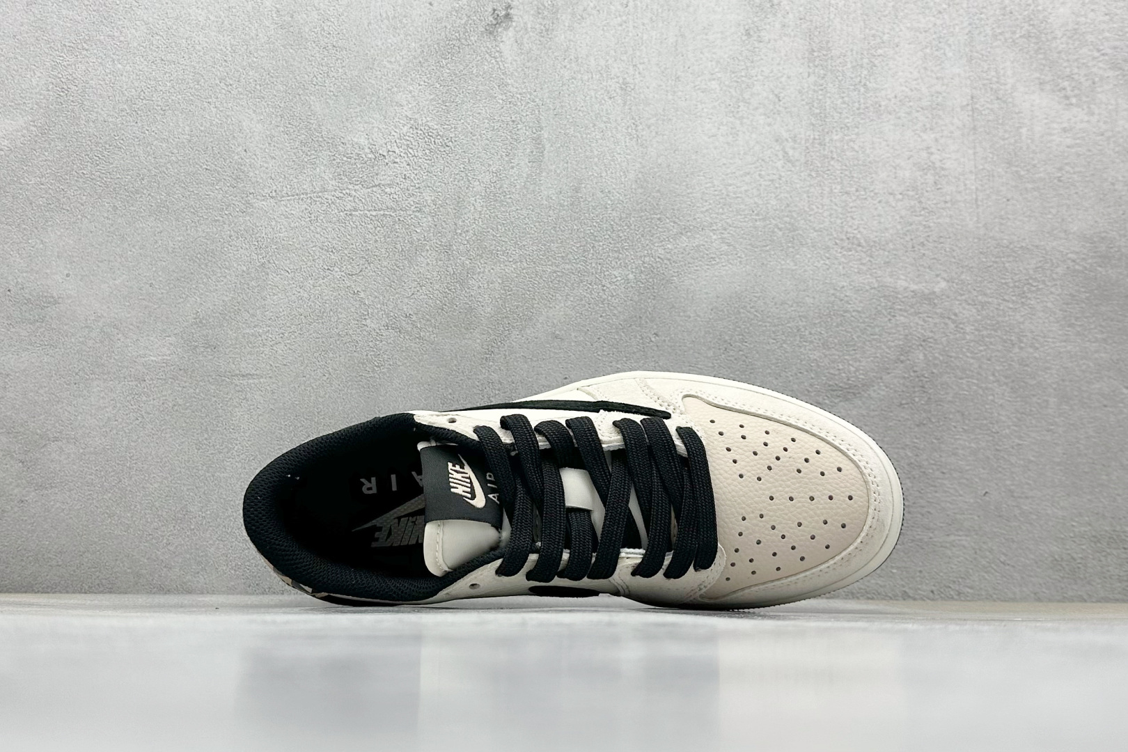 Travis Scott x Nike Air Jordan 1 Low x The North Face Air Jordan 1 Low 反转米黑翻毛倒钩 DM7866-102