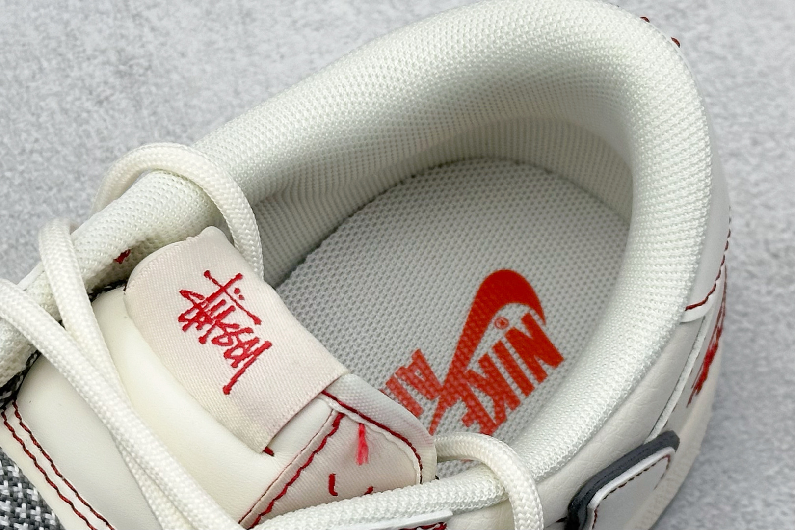 Travis Scott x Nike Air Jordan 1 Low x Stussy 米红缝线 Air Jordan 1 Low 反转米红缝线满天星绑带倒钩 SJ0086-136