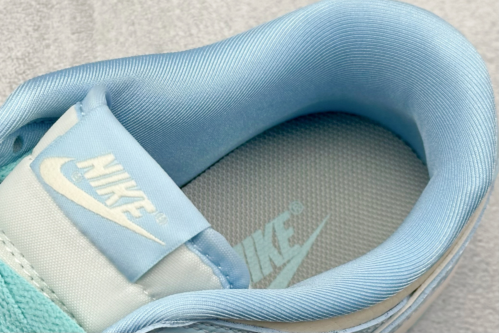 Nike SB Dunk Low 迪奥联名 涂鸦蓝勾 周年高端定制 低帮休闲板鞋 KK1333-037