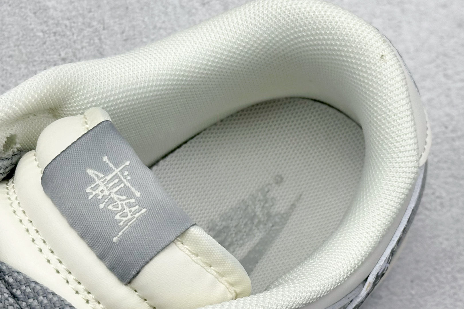 Nike SB Dunk Low 斯图西联名 亮灰涂鸦 周年高端定制 低帮休闲板鞋 XS6089-588
