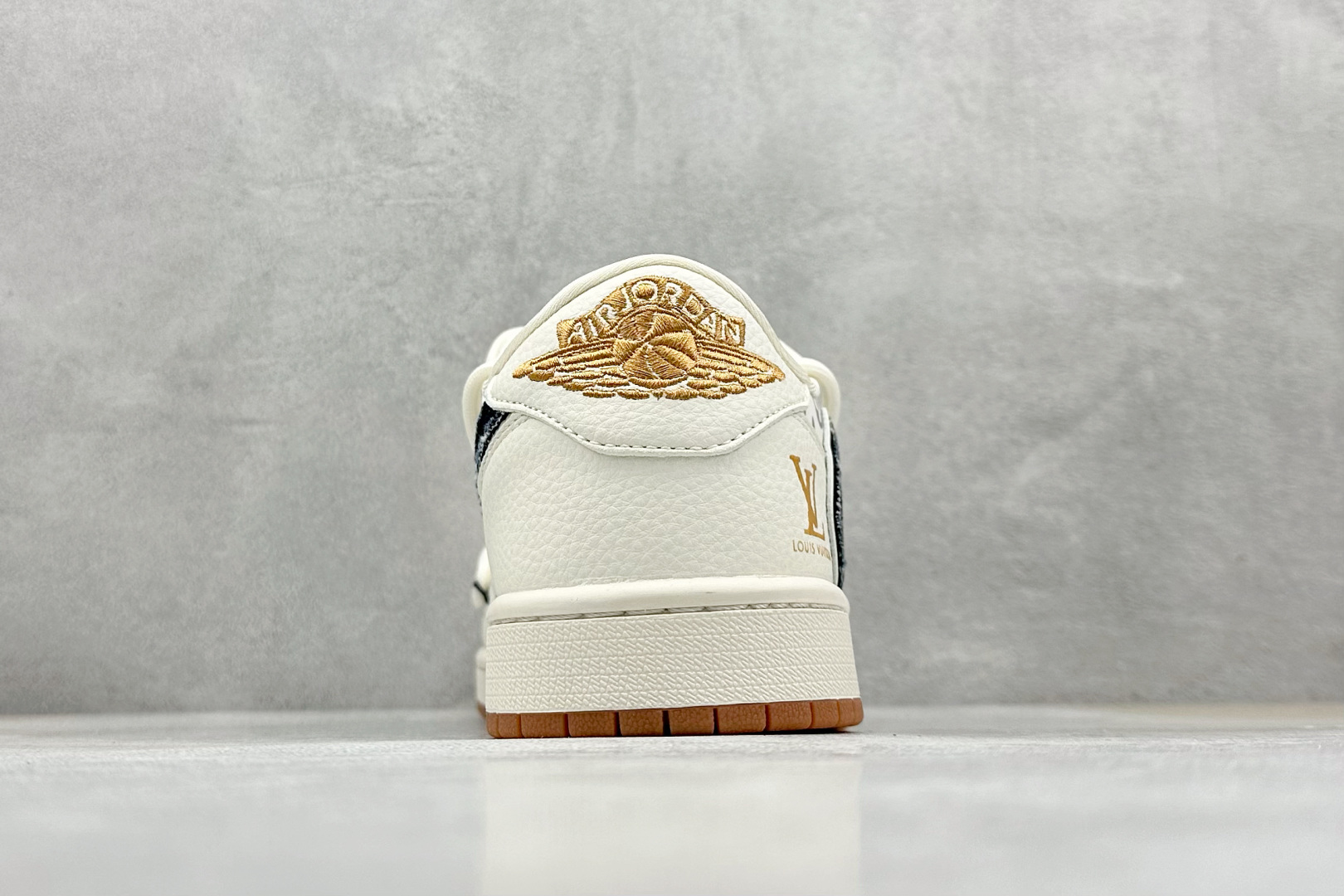 Travis Scott x Fragment Design x Air Jordan 1 Low OG SP AJ1 LV联名 生胶底抽绳 低帮文化休闲板鞋 DM6868-110