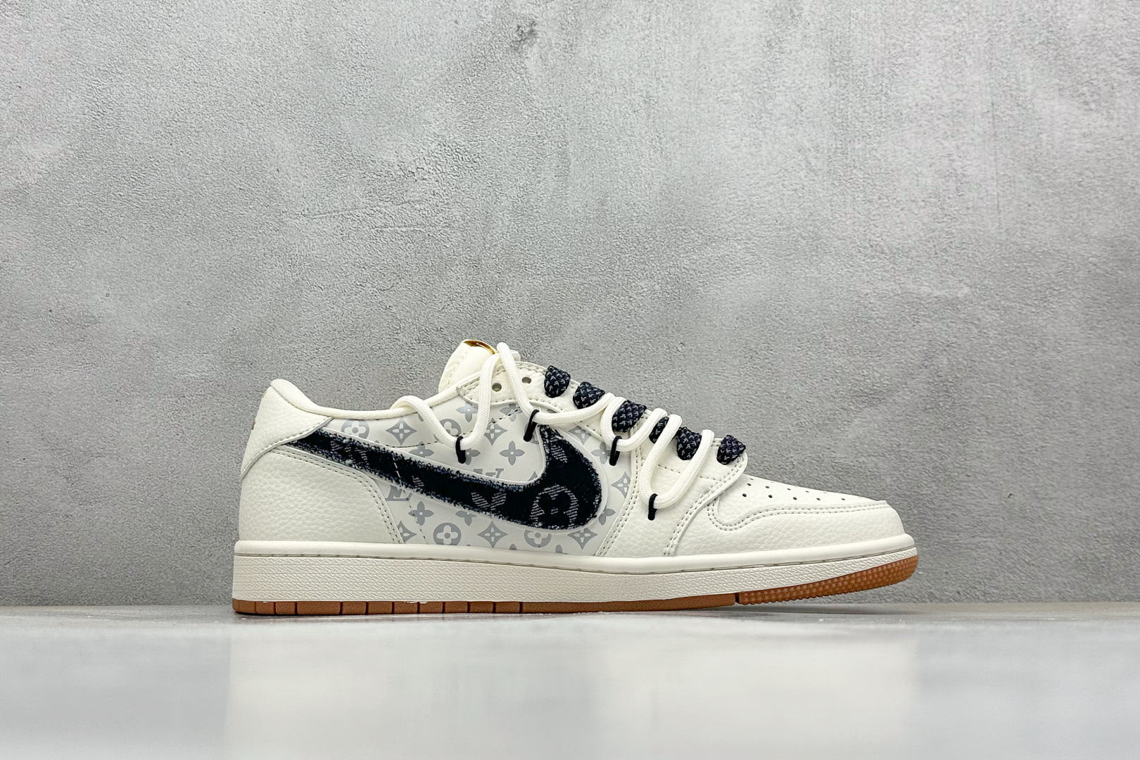 Travis Scott x Fragment Design x Air Jordan 1 Low OG SP AJ1 LV联名 生胶底抽绳 低帮文化休闲板鞋 DM6868-110