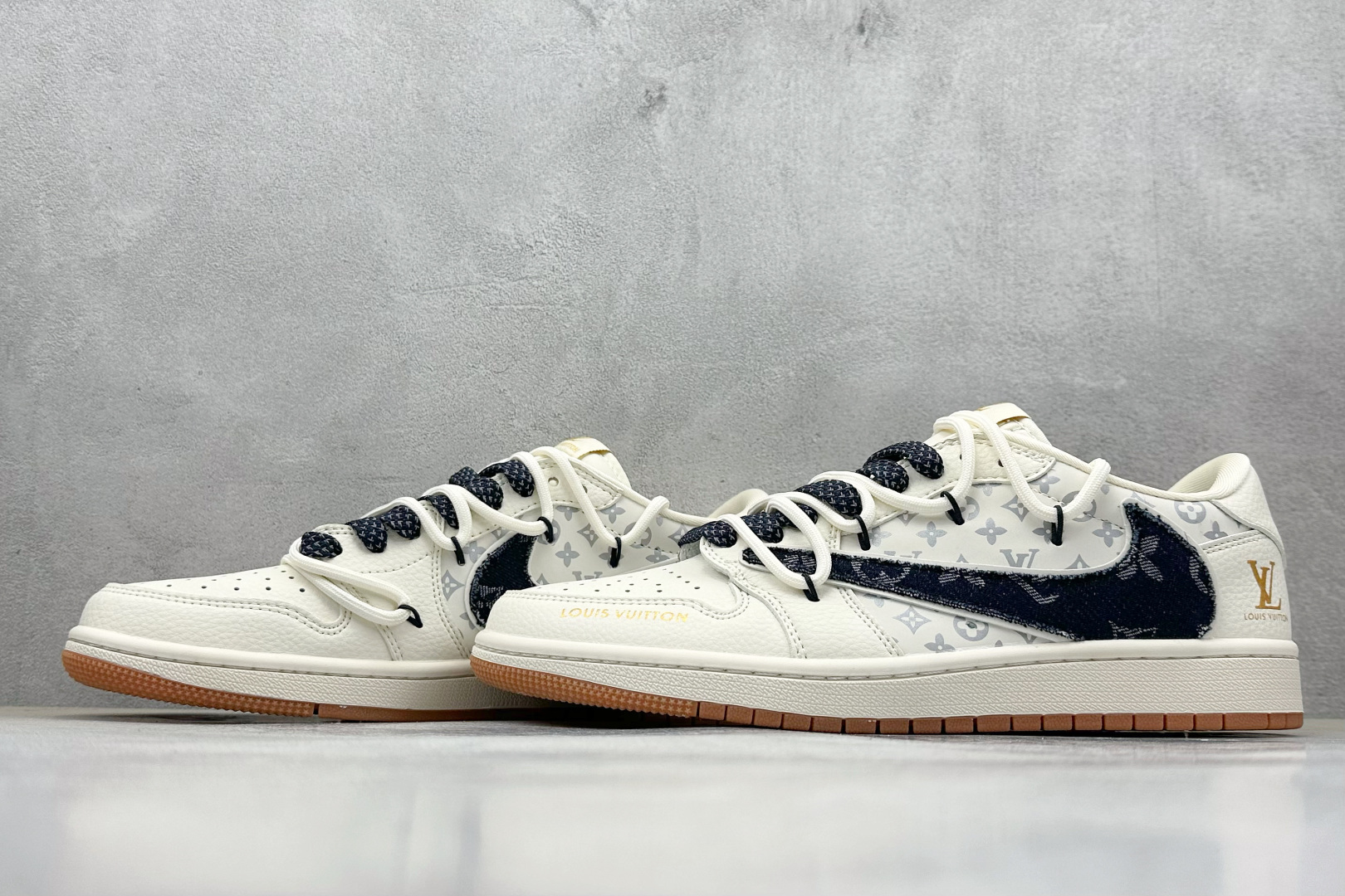 Travis Scott x Fragment Design x Air Jordan 1 Low OG SP AJ1 LV联名 生胶底抽绳 低帮文化休闲板鞋 DM6868-110