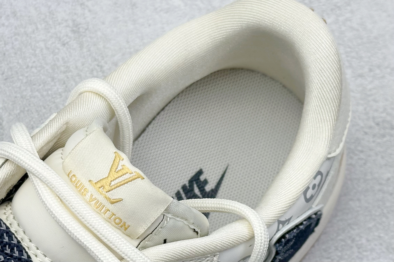Travis Scott x Fragment Design x Air Jordan 1 Low OG SP AJ1 LV联名 生胶底抽绳 低帮文化休闲板鞋 DM6868-110
