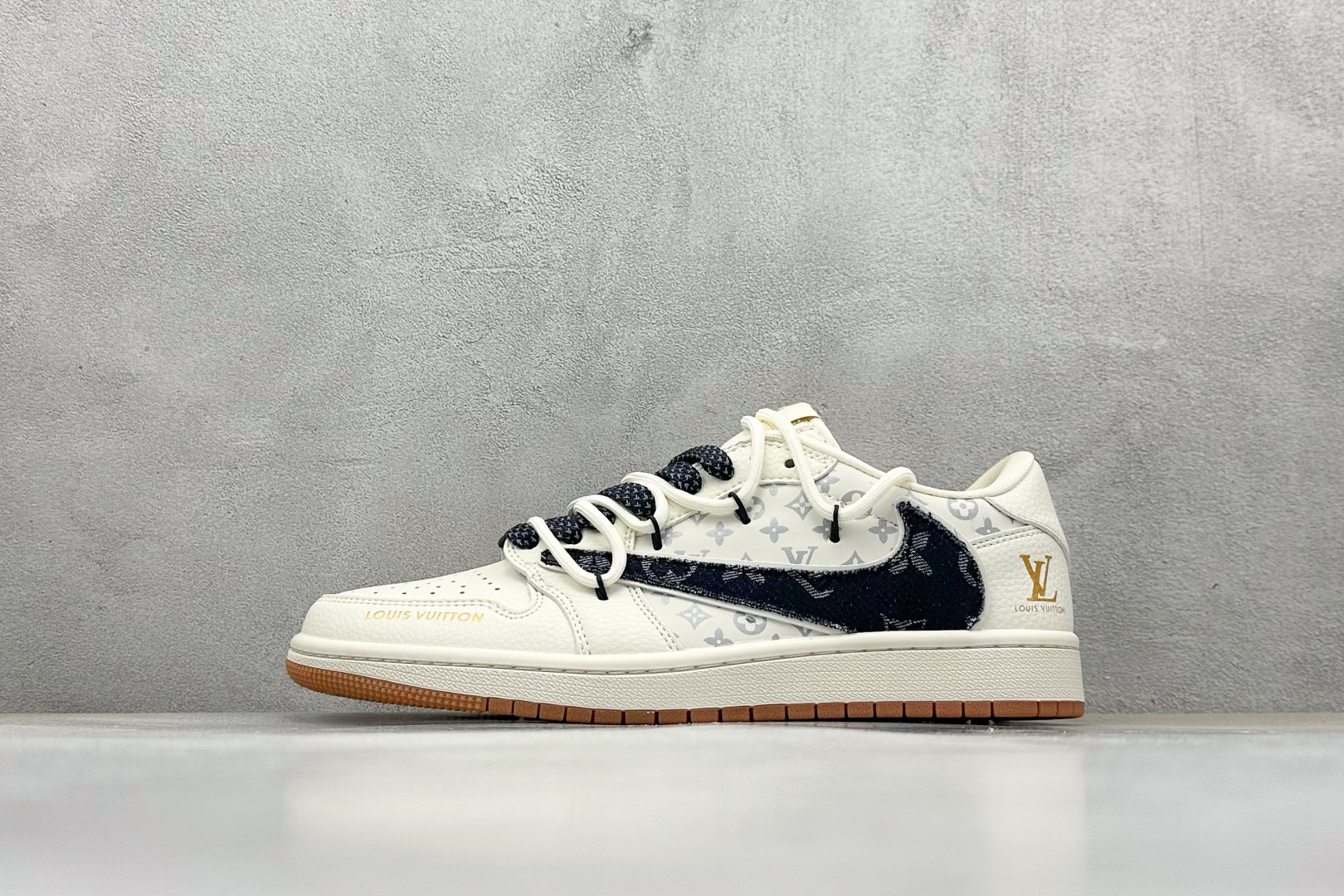 Travis Scott x Fragment Design x Air Jordan 1 Low OG SP AJ1 LV联名 生胶底抽绳 低帮文化休闲板鞋 DM6868-110