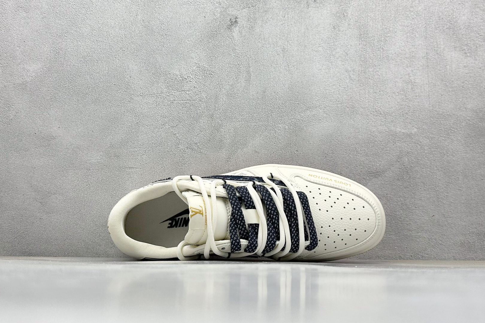 Travis Scott x Fragment Design x Air Jordan 1 Low OG SP AJ1 LV联名 生胶底抽绳 低帮文化休闲板鞋 DM6868-110