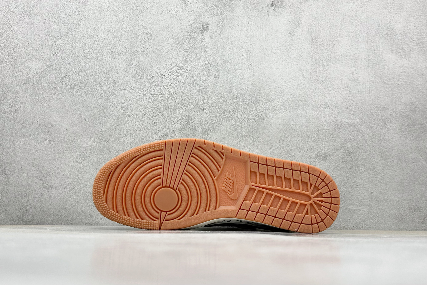 Travis Scott x Fragment Design x Air Jordan 1 Low OG SP AJ1 LV联名 生胶底抽绳 低帮文化休闲板鞋 DM6868-110