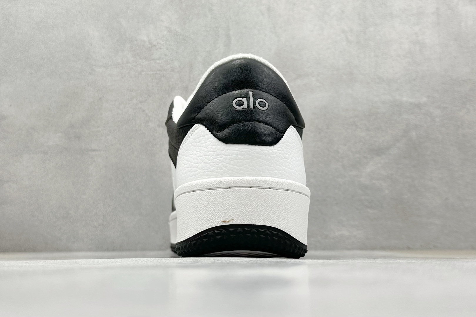 Alo Yoga Recovery Mode 人气单品 舒适简约防滑耐磨低帮休闲板鞋