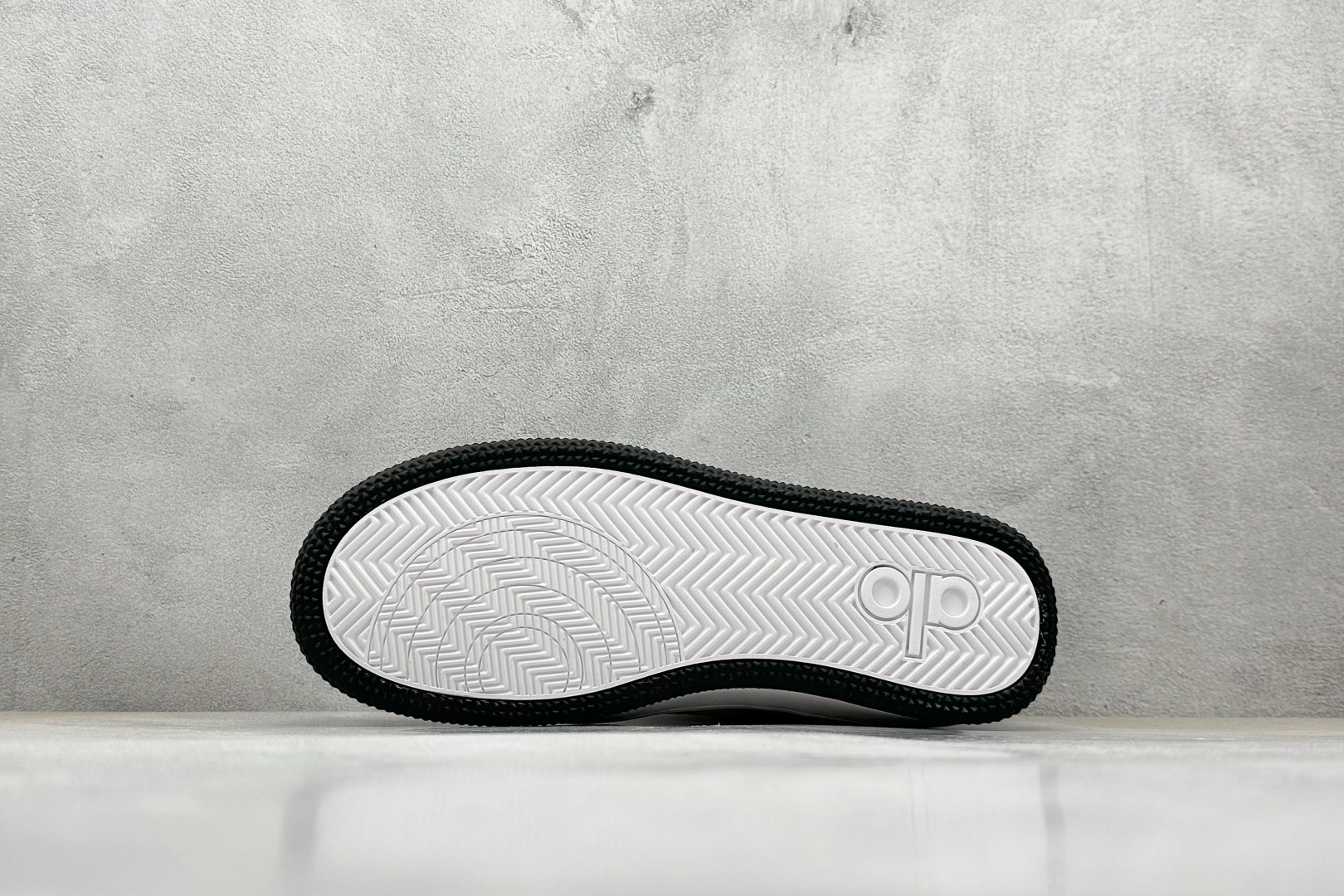 Alo Yoga Recovery Mode 人气单品 舒适简约防滑耐磨低帮休闲板鞋