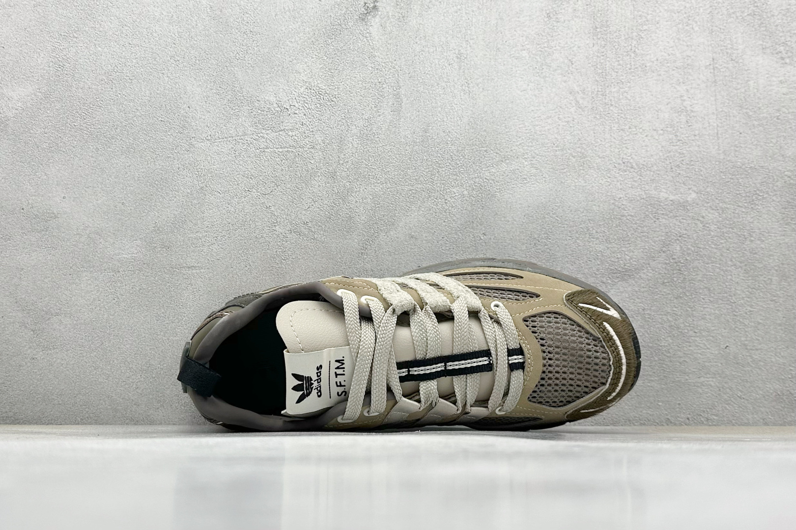X版 SFTM x AD Originals Adistar Cushion 复古前卫科技休闲运动老爹鞋 JP8044
