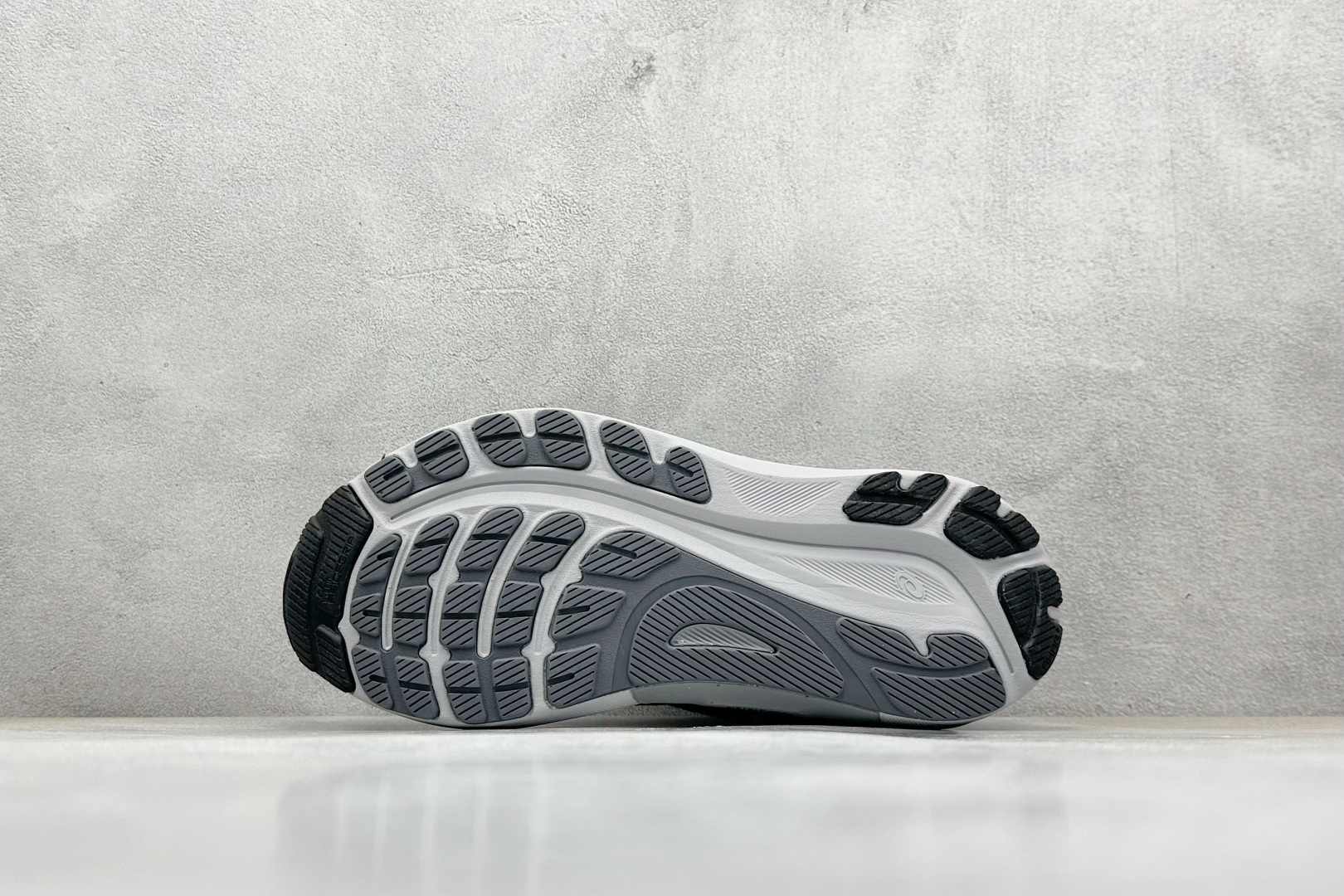 Asics Gel-Kayano 31 亚瑟士系列复古舒适织物休闲跑步鞋 1011B867-020