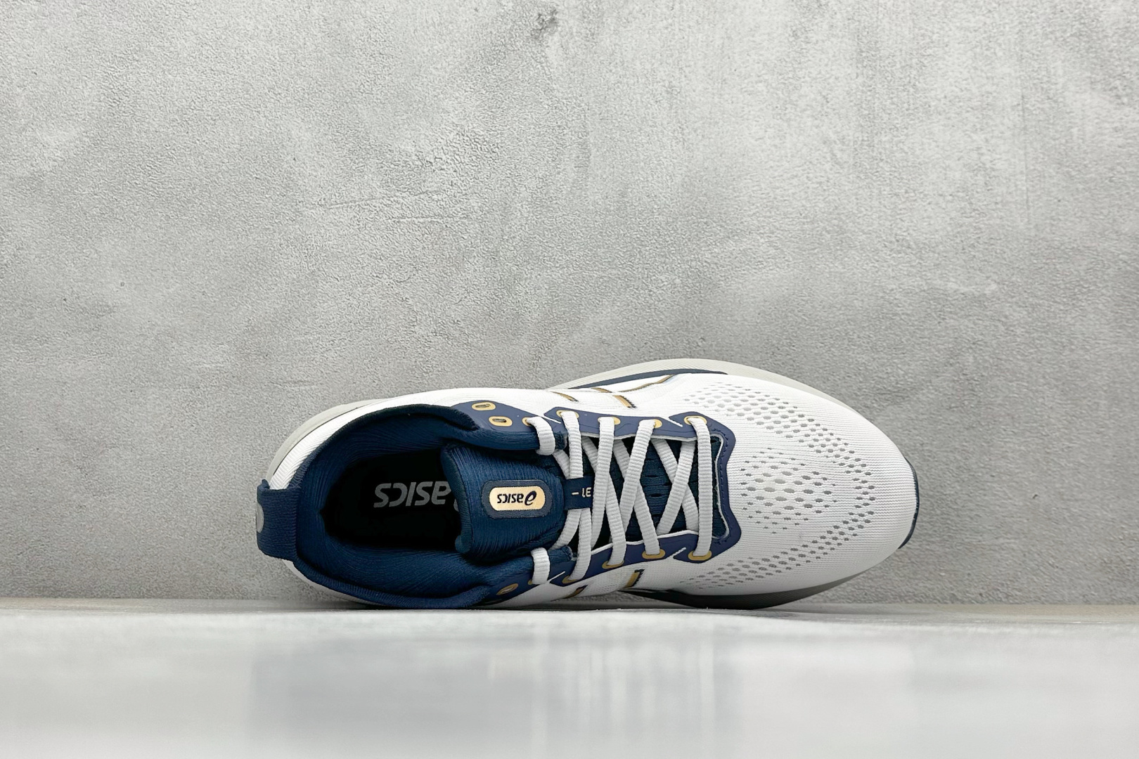 Asics Gel-Kayano 31 亚瑟士系列复古舒适织物休闲跑步鞋 1011B995-100