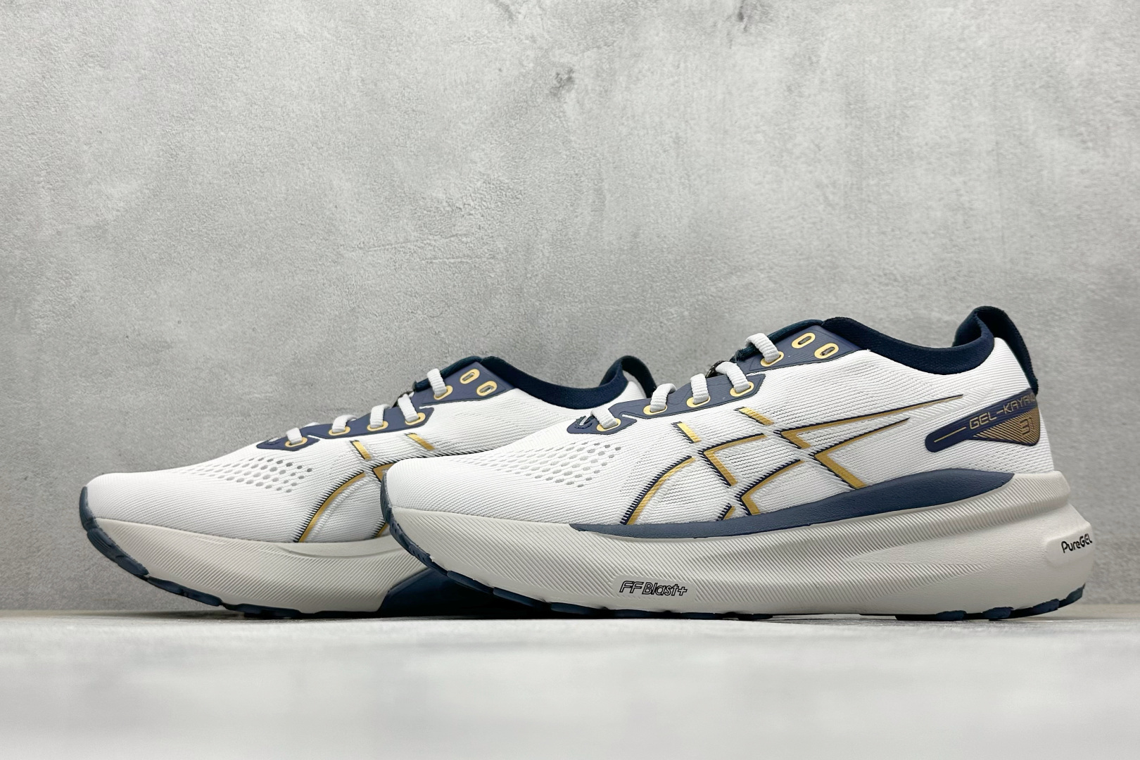 Asics Gel-Kayano 31 亚瑟士系列复古舒适织物休闲跑步鞋 1011B995-100