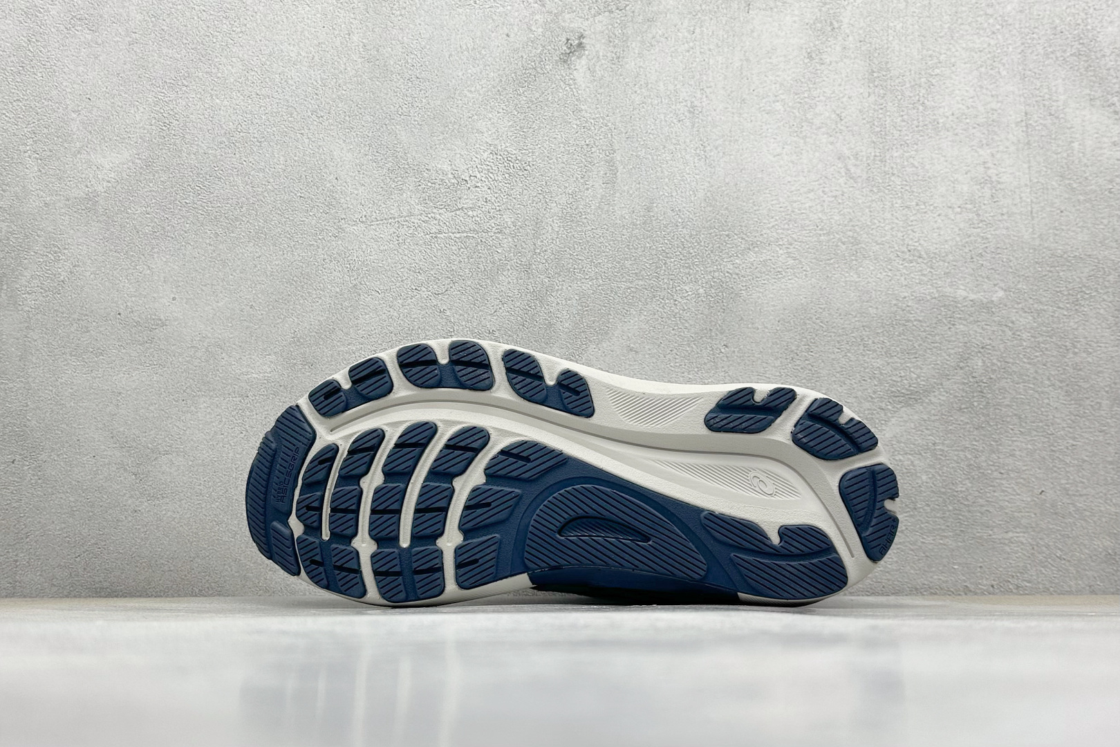 Asics Gel-Kayano 31 亚瑟士系列复古舒适织物休闲跑步鞋 1011B995-100