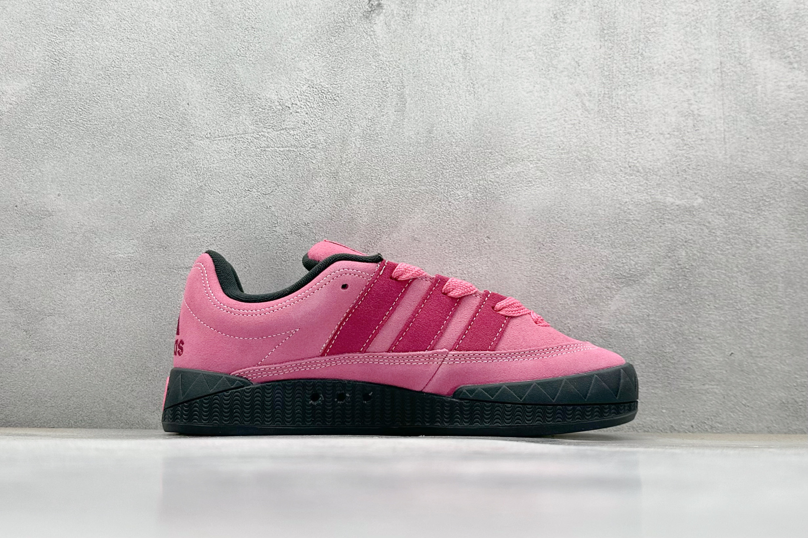 TG版 Adidas Adimatic Low 马蒂奇系列低帮 复古鲨鱼面包鞋运动休闲滑板板鞋 IE7364