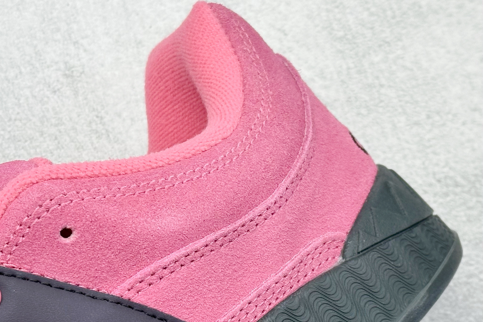 TG版 Adidas Adimatic Low 马蒂奇系列低帮 复古鲨鱼面包鞋运动休闲滑板板鞋 JR8038