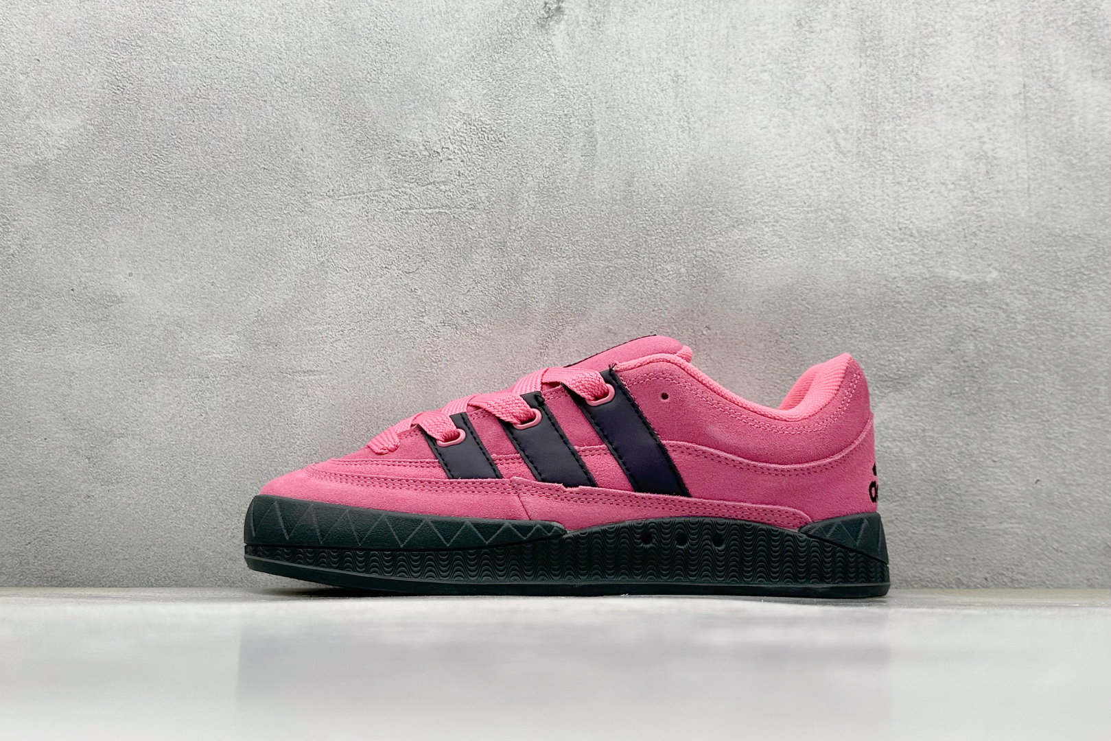 TG版 Adidas Adimatic Low 马蒂奇系列低帮 复古鲨鱼面包鞋运动休闲滑板板鞋 JR8038