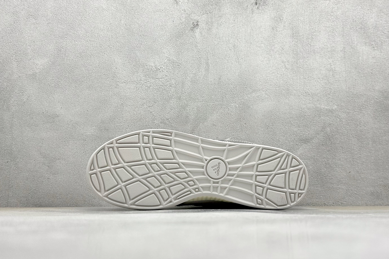 TG版 Adidas Adimatic Low 头层马毛 马蒂奇系列低帮 复古鲨鱼面包鞋运动休闲滑板板鞋 JQ2612
