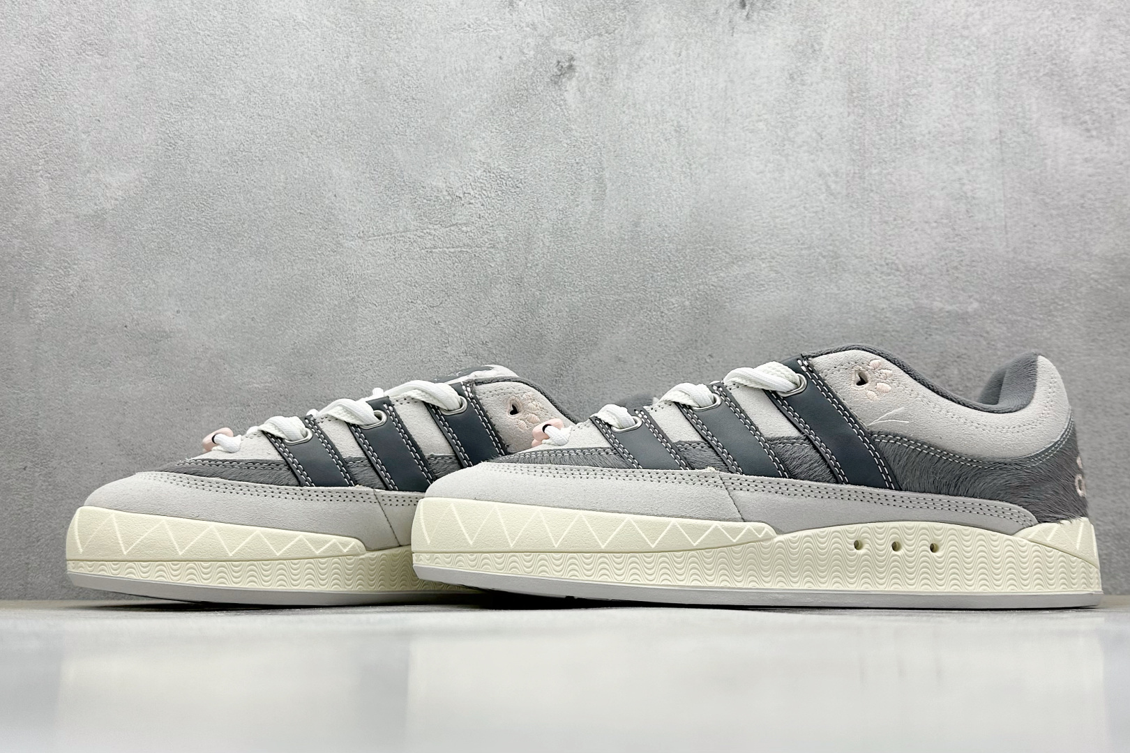 TG版 Adidas Adimatic Low 头层马毛 马蒂奇系列低帮 复古鲨鱼面包鞋运动休闲滑板板鞋 JQ2612