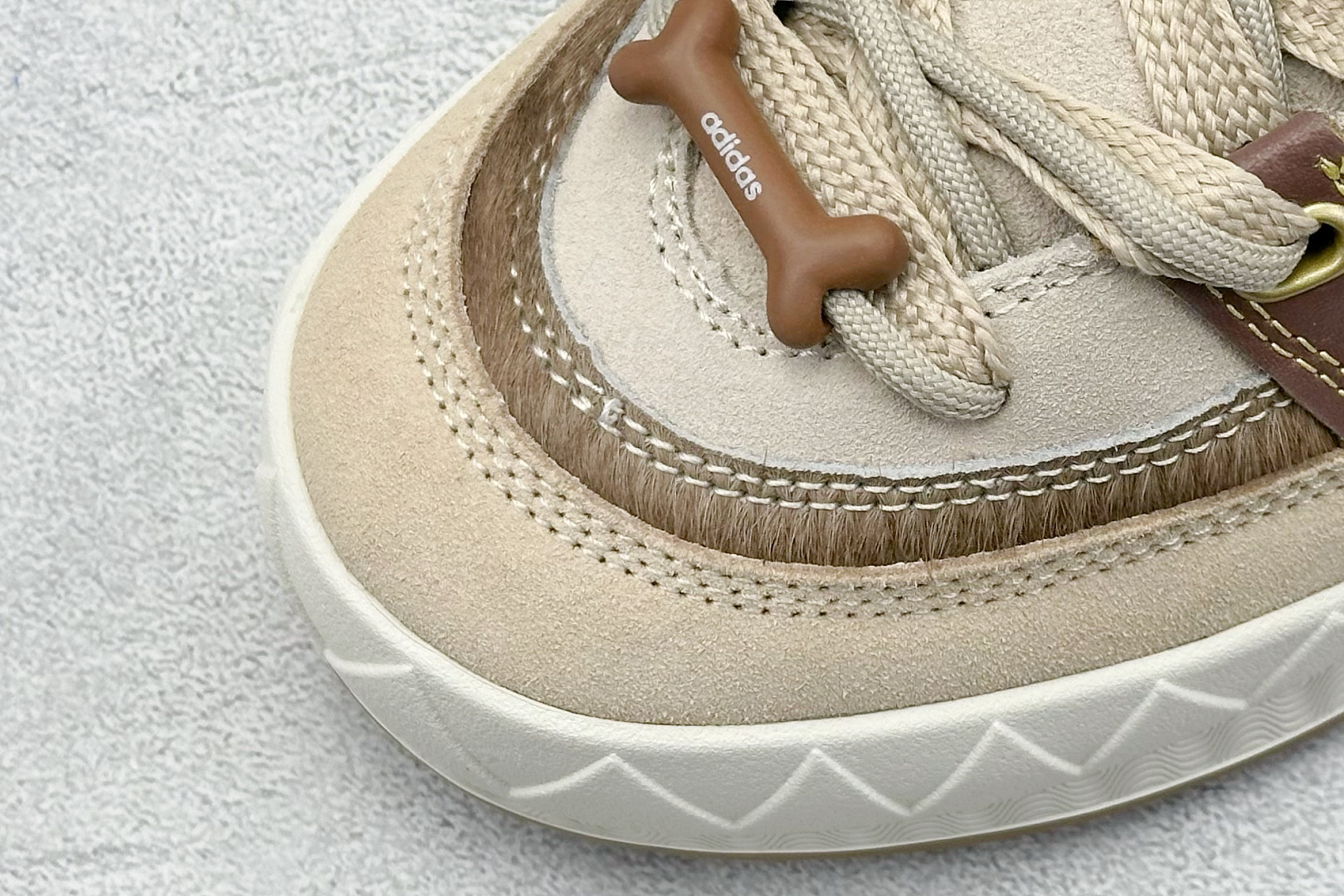 TG版 Adidas Adimatic Low 头层马毛 马蒂奇系列低帮 复古鲨鱼面包鞋运动休闲滑板板鞋 JQ2611