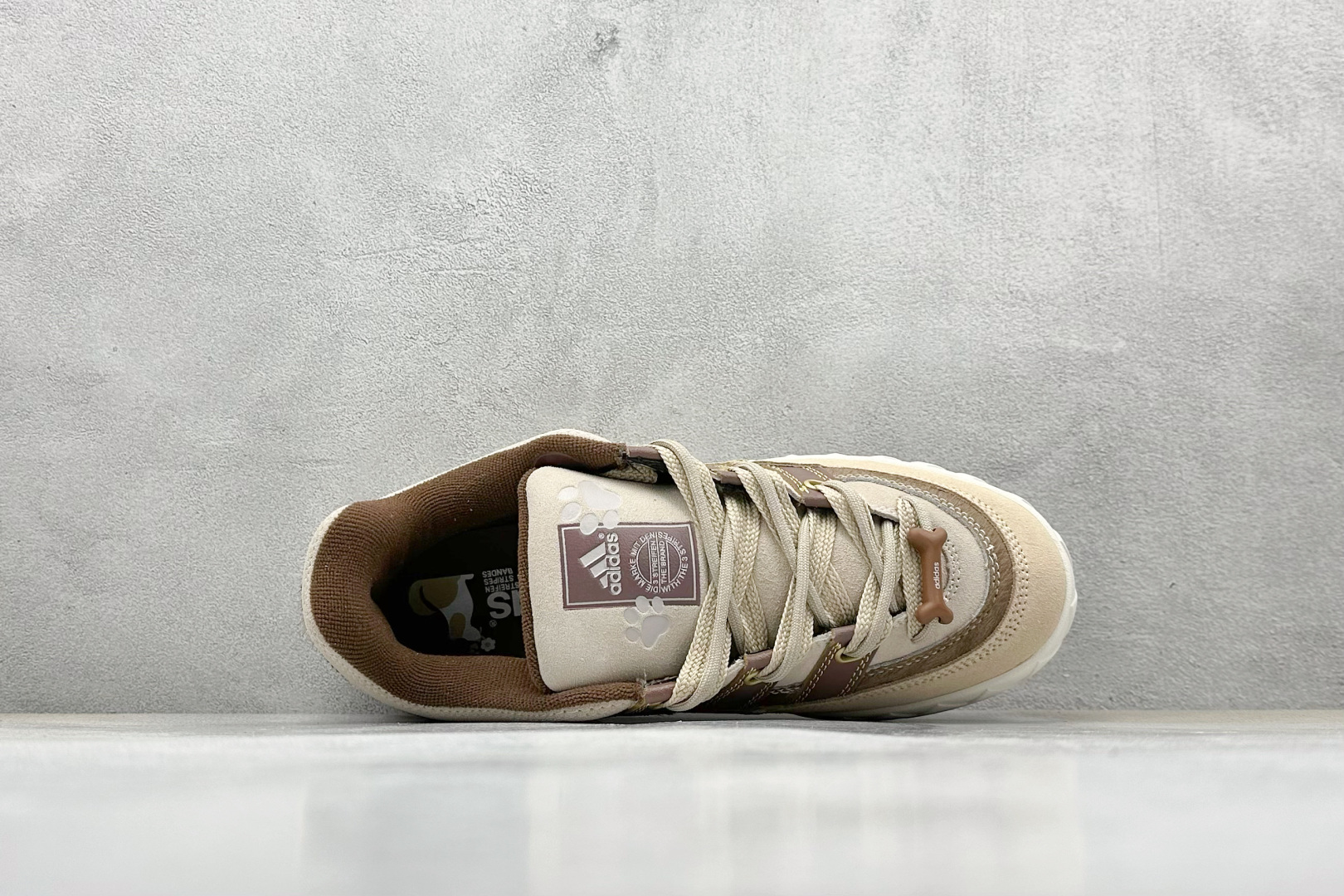 TG版 Adidas Adimatic Low 头层马毛 马蒂奇系列低帮 复古鲨鱼面包鞋运动休闲滑板板鞋 JQ2611