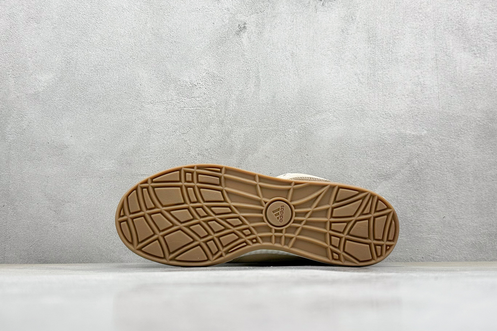 TG版 Adidas Adimatic Low 头层马毛 马蒂奇系列低帮 复古鲨鱼面包鞋运动休闲滑板板鞋 JQ2611