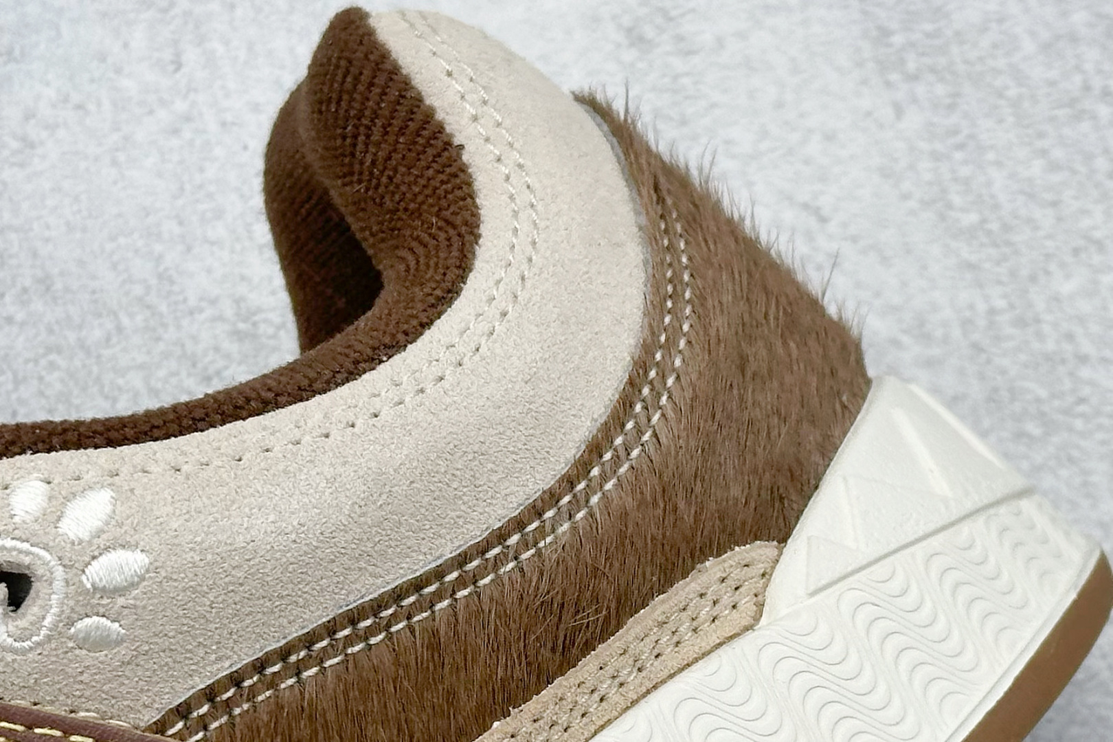 TG版 Adidas Adimatic Low 头层马毛 马蒂奇系列低帮 复古鲨鱼面包鞋运动休闲滑板板鞋 JQ2611