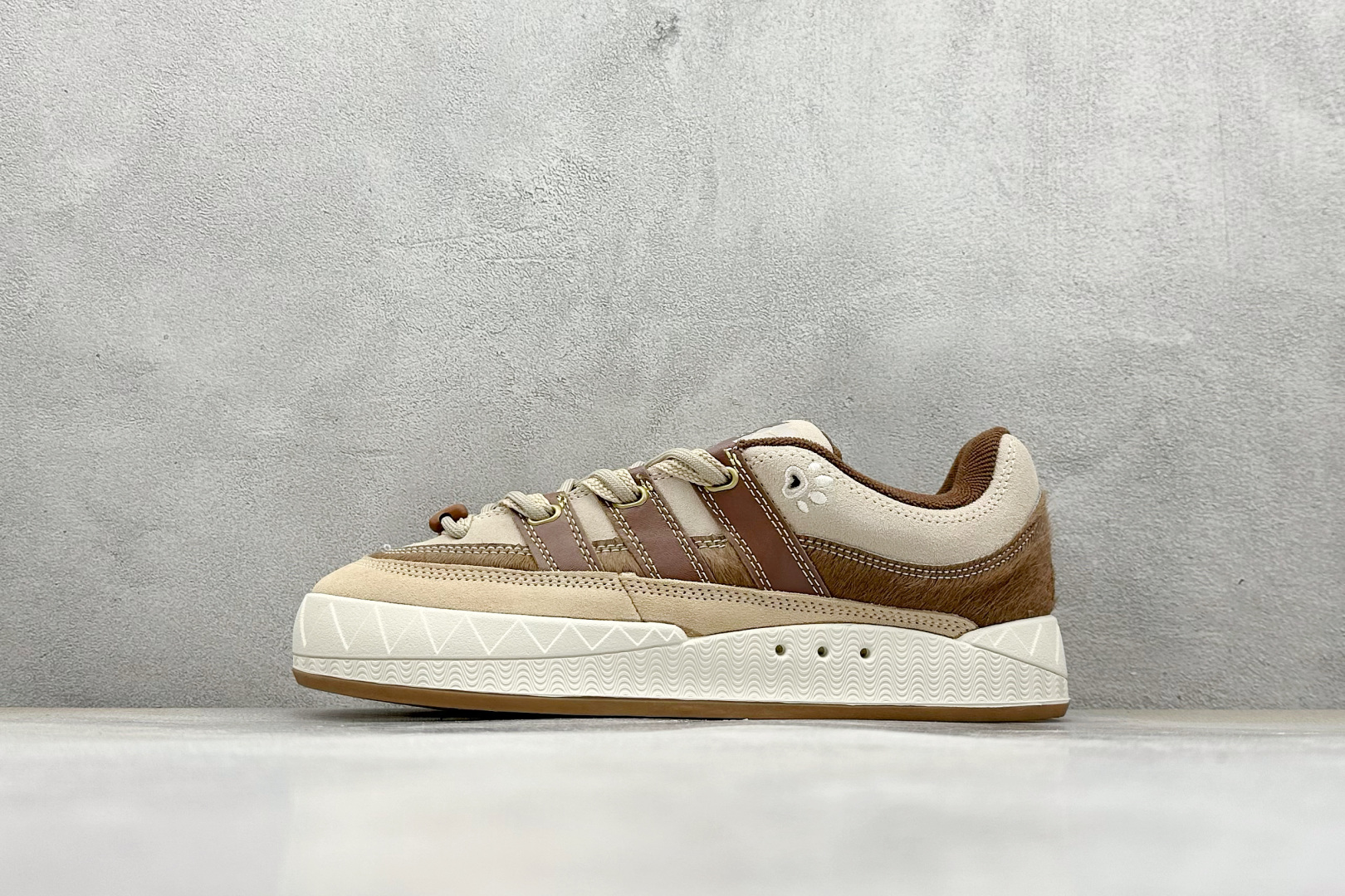 TG版 Adidas Adimatic Low 头层马毛 马蒂奇系列低帮 复古鲨鱼面包鞋运动休闲滑板板鞋 JQ2611