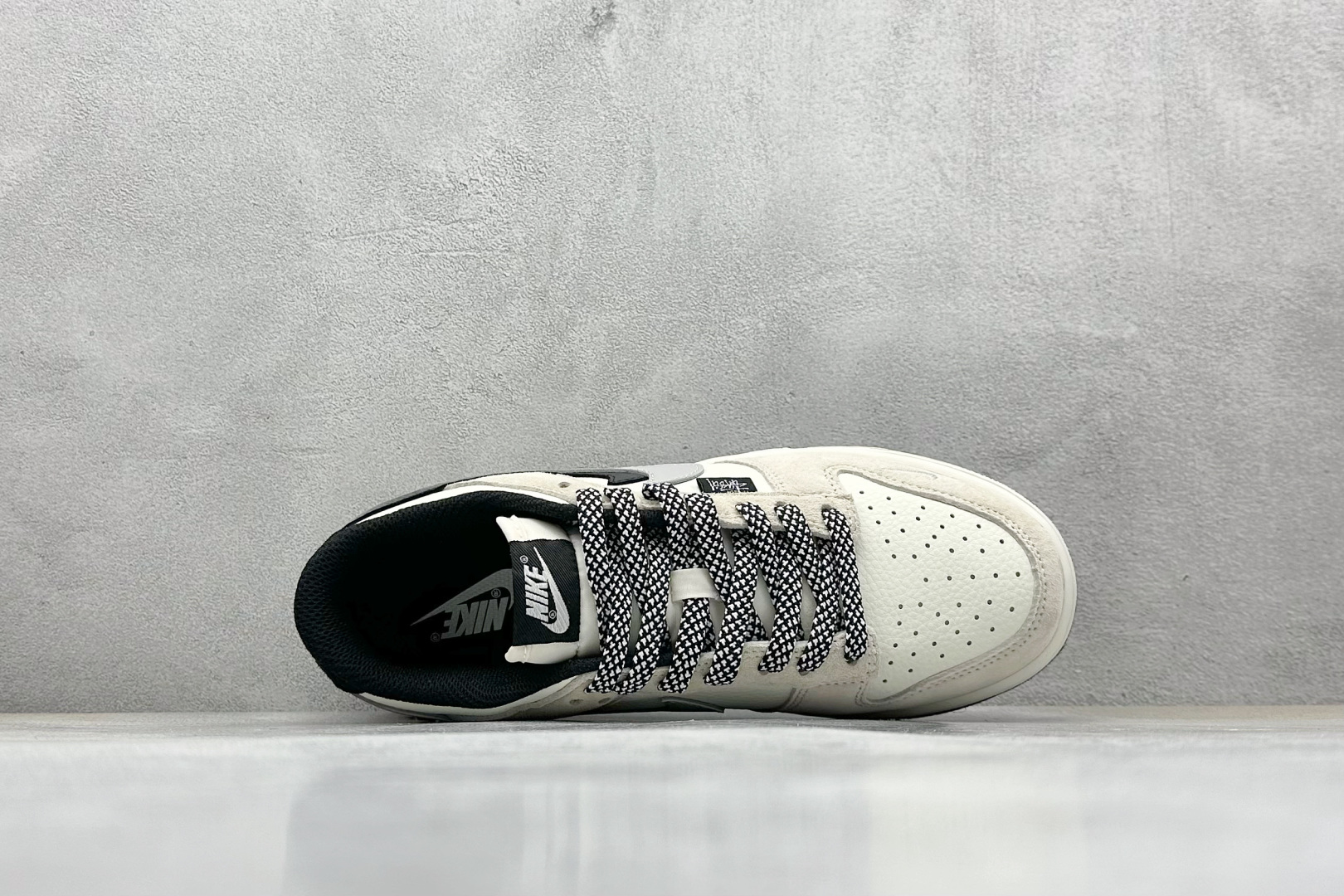 Nike SB Dunk Low x Stussy 白黑灰双钩 DJ2024-061