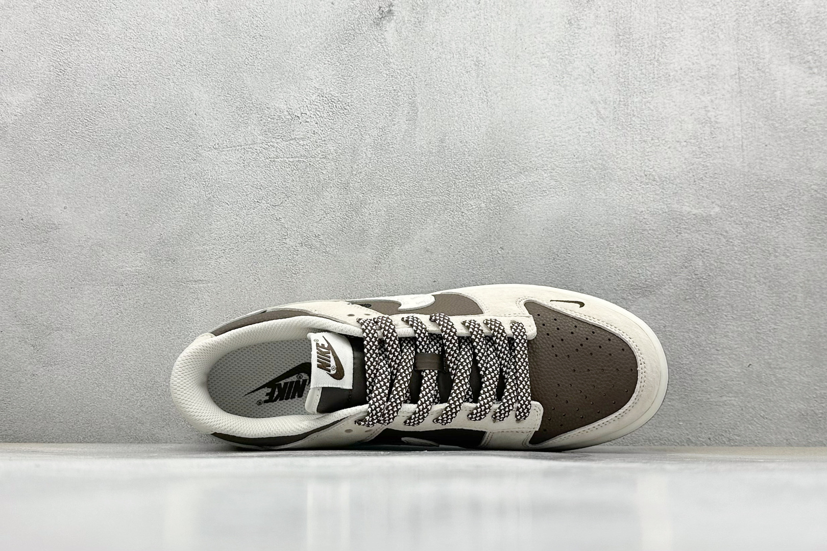 240 Nk SB Dunk Low 斯图西联名 棕荔纹字母勾 周年高端定制 低帮休闲板鞋 DJ2024-062