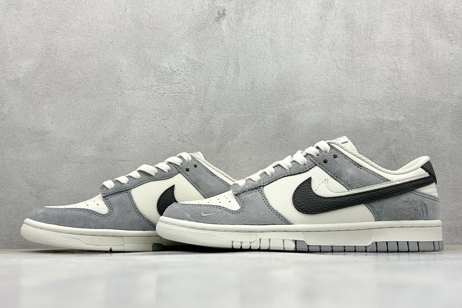 Nk SB Dunk Low 北面联名 米灰双勾双色 低帮休闲板鞋 DJ2024-067
