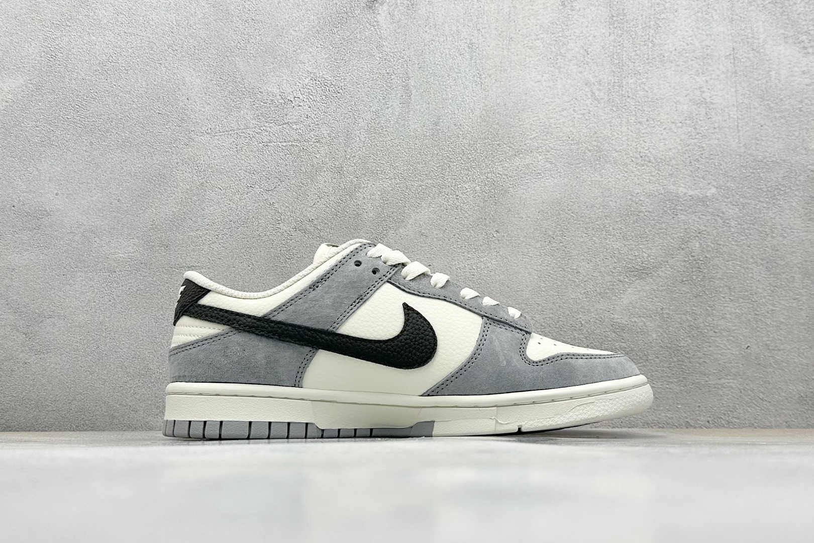 Nk SB Dunk Low 北面联名 米灰双勾双色 低帮休闲板鞋 DJ2024-067