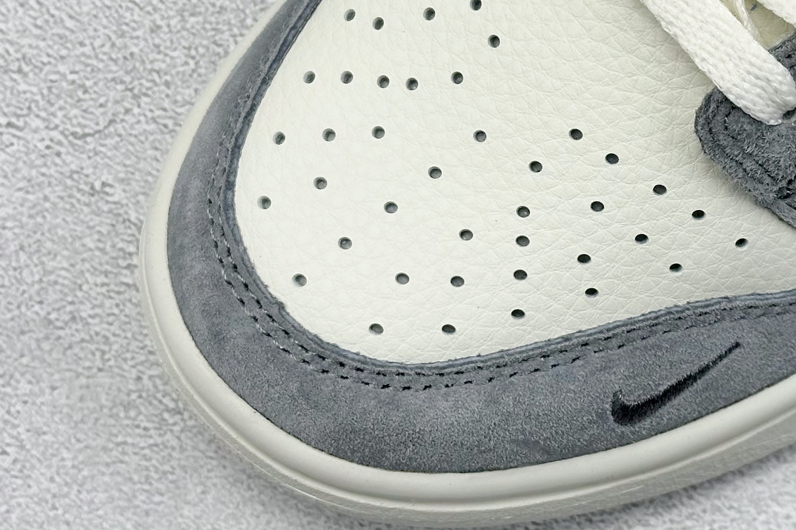 Nk SB Dunk Low 北面联名 米灰双勾双色 低帮休闲板鞋 DJ2024-067