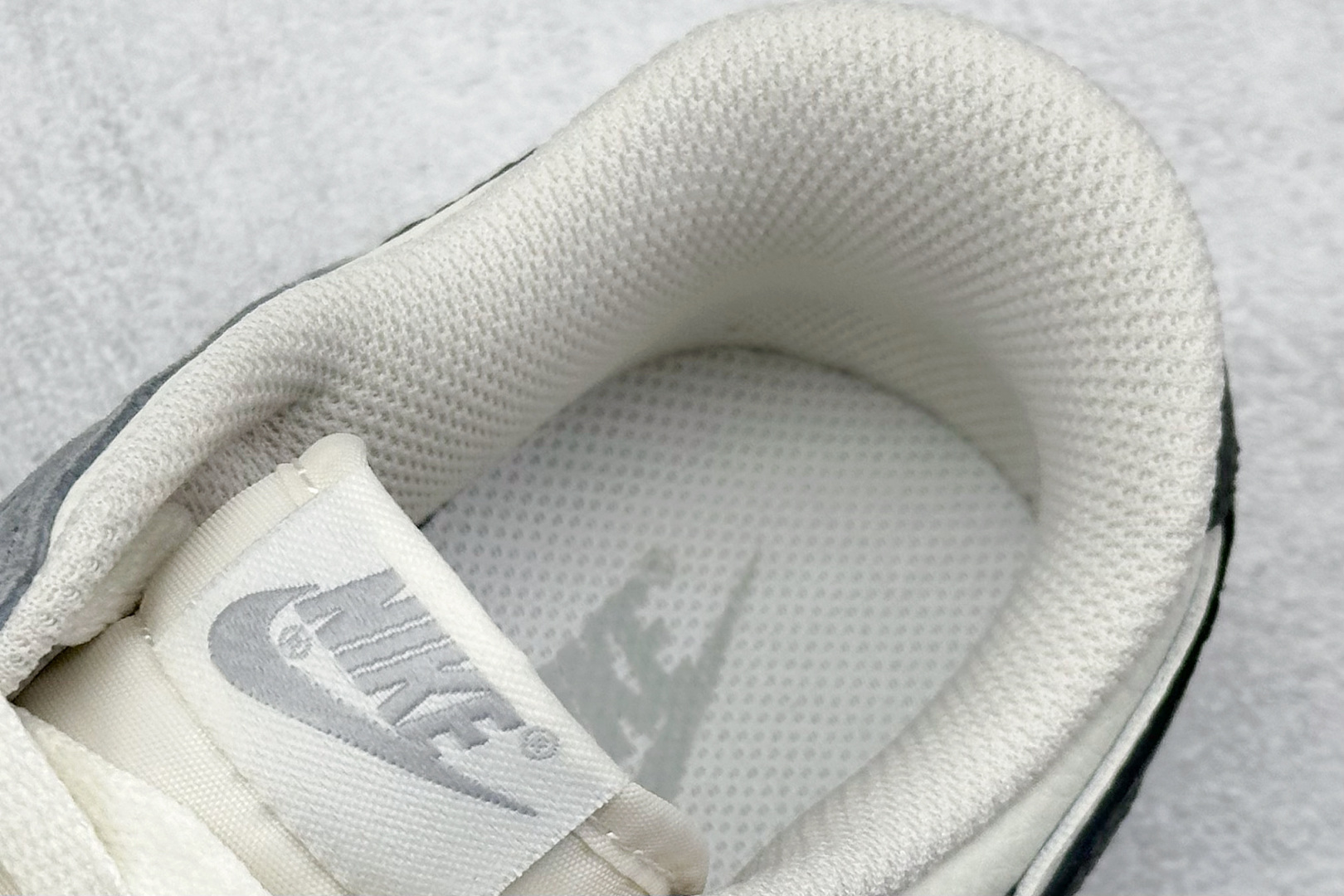 Nk SB Dunk Low 北面联名 米灰双勾双色 低帮休闲板鞋 DJ2024-067
