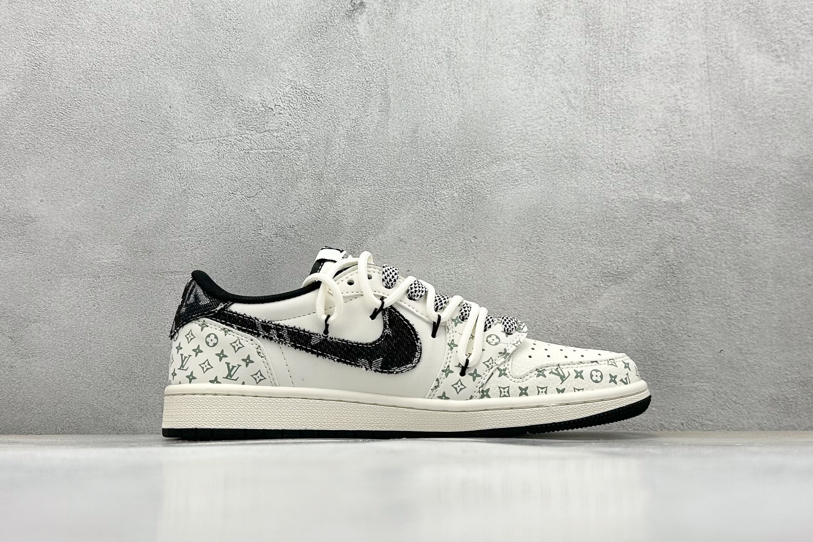 Travis Scott x Fragment Design x Air Jordan 1 Low OG SP AJ1 LV联名 黑印花抽绳 低帮文化休闲板鞋 YX5066-325