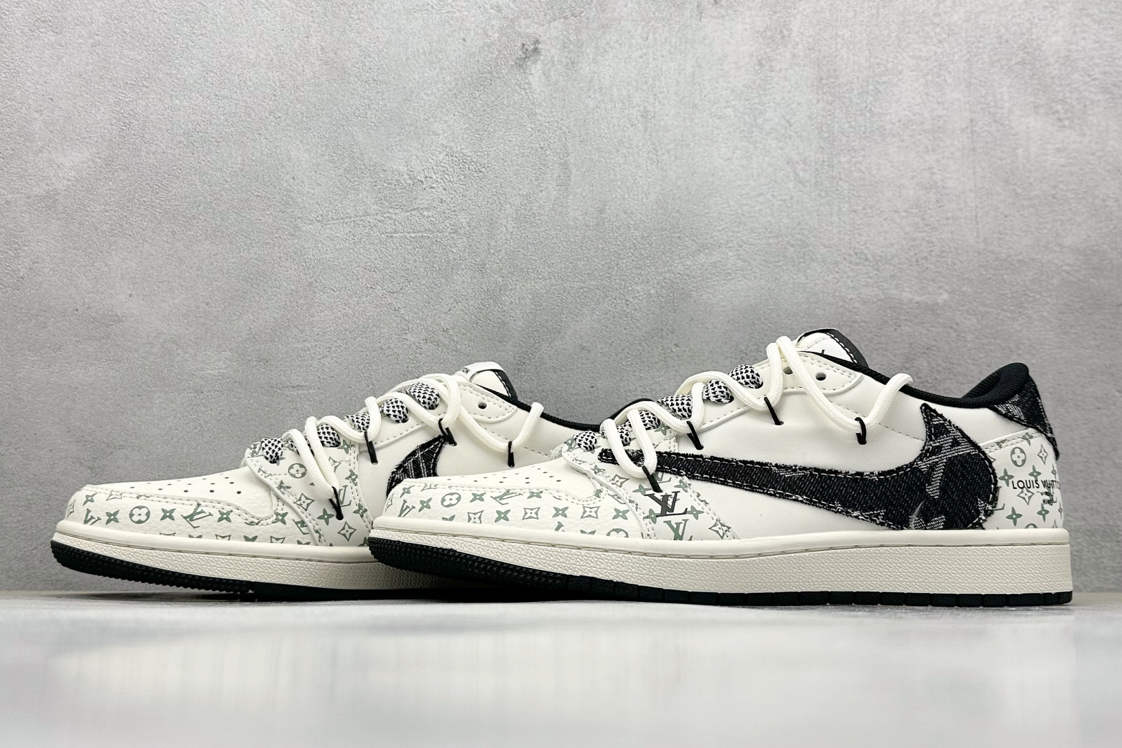 Travis Scott x Fragment Design x Air Jordan 1 Low OG SP AJ1 LV联名 黑印花抽绳 低帮文化休闲板鞋 YX5066-325