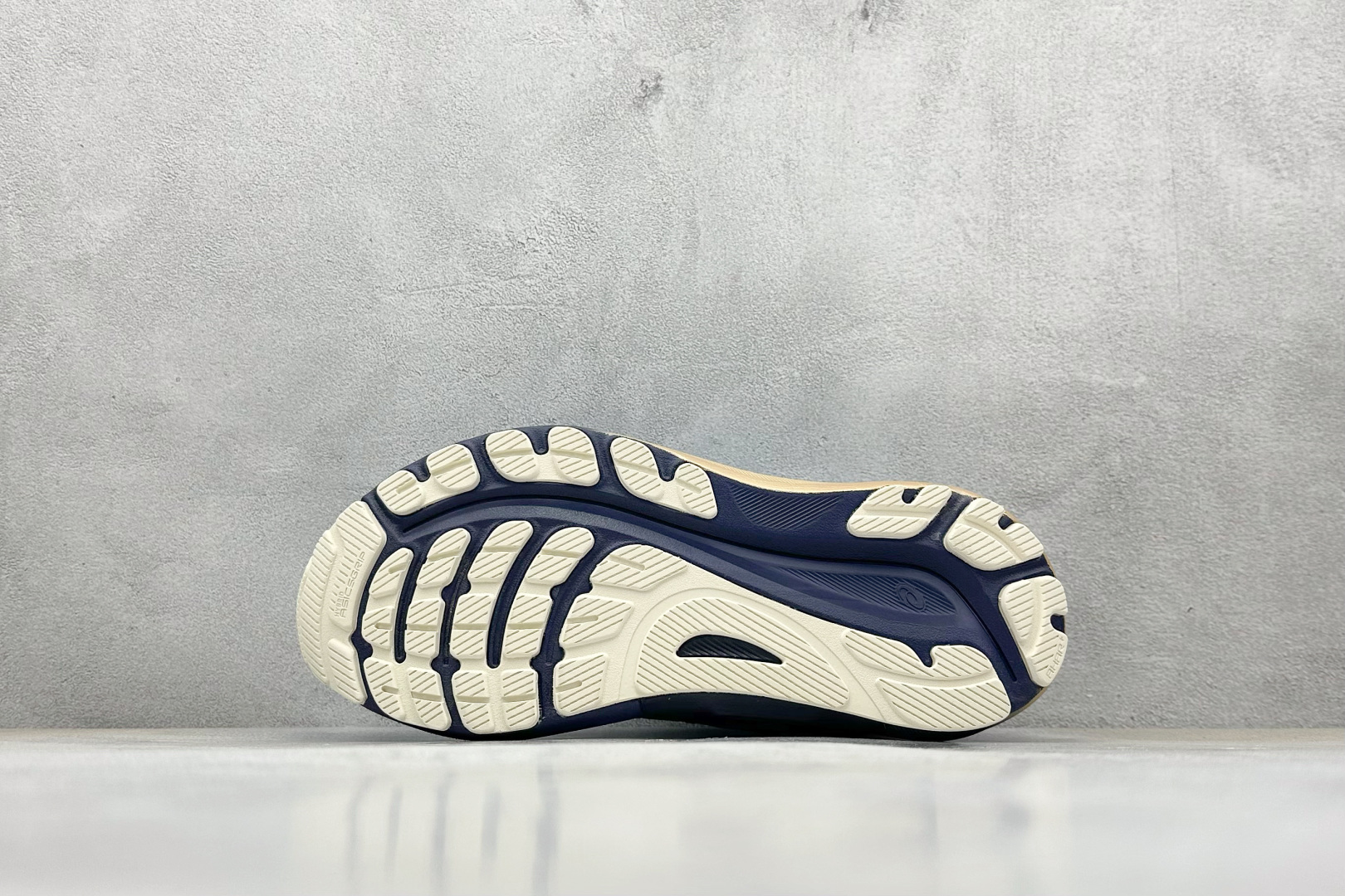 Asics Gel-Kayano 31 亚瑟士系列复古舒适织物休闲跑步鞋 1011B867-008