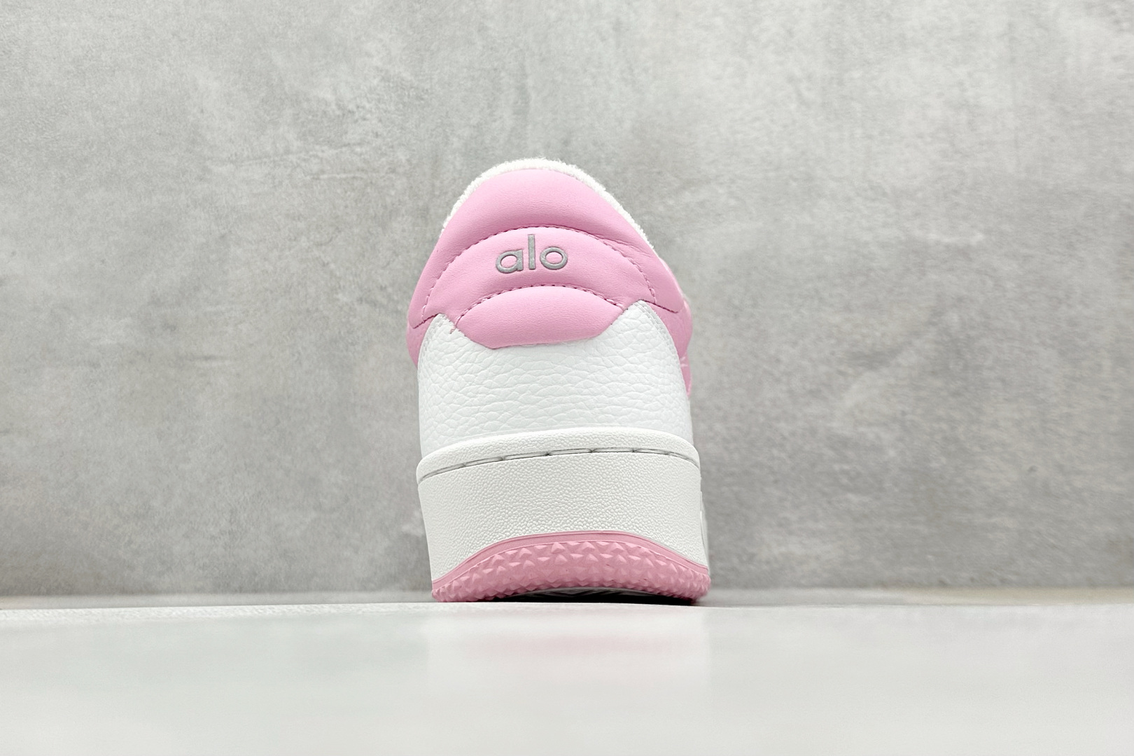 Alo Yoga Recovery Mode 人气单品 舒适简约防滑耐磨低帮休闲板鞋