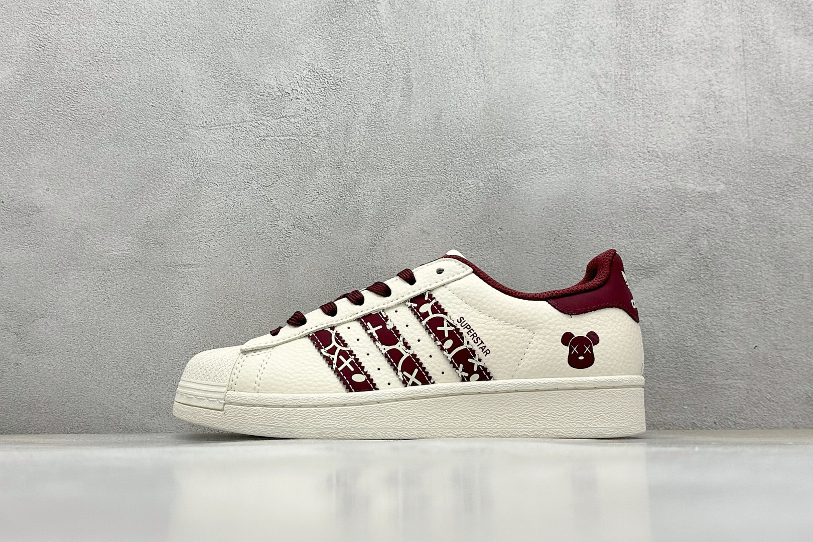 AD Originals Superstar 小熊 白酒红 AD8011
